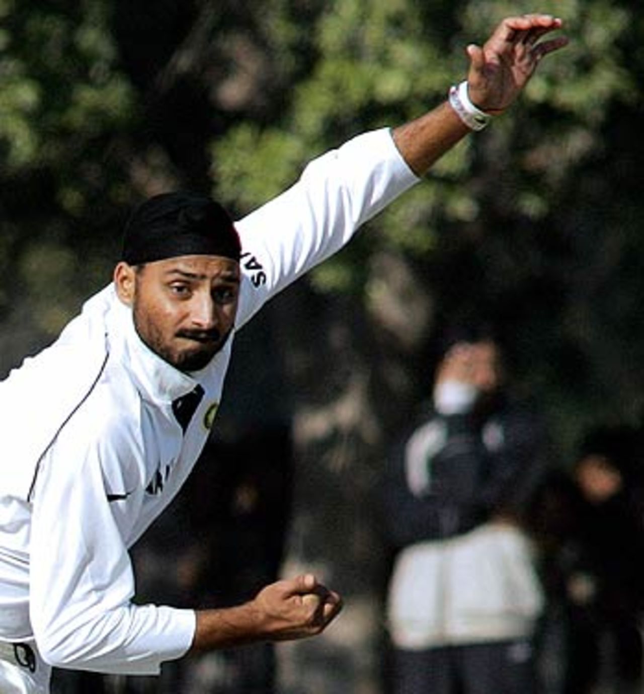 Harbhajan Singh bowls against Pakistan A, Pakistan A v Indians, Tour match, Lahore, 2nd day, January 8, 2005