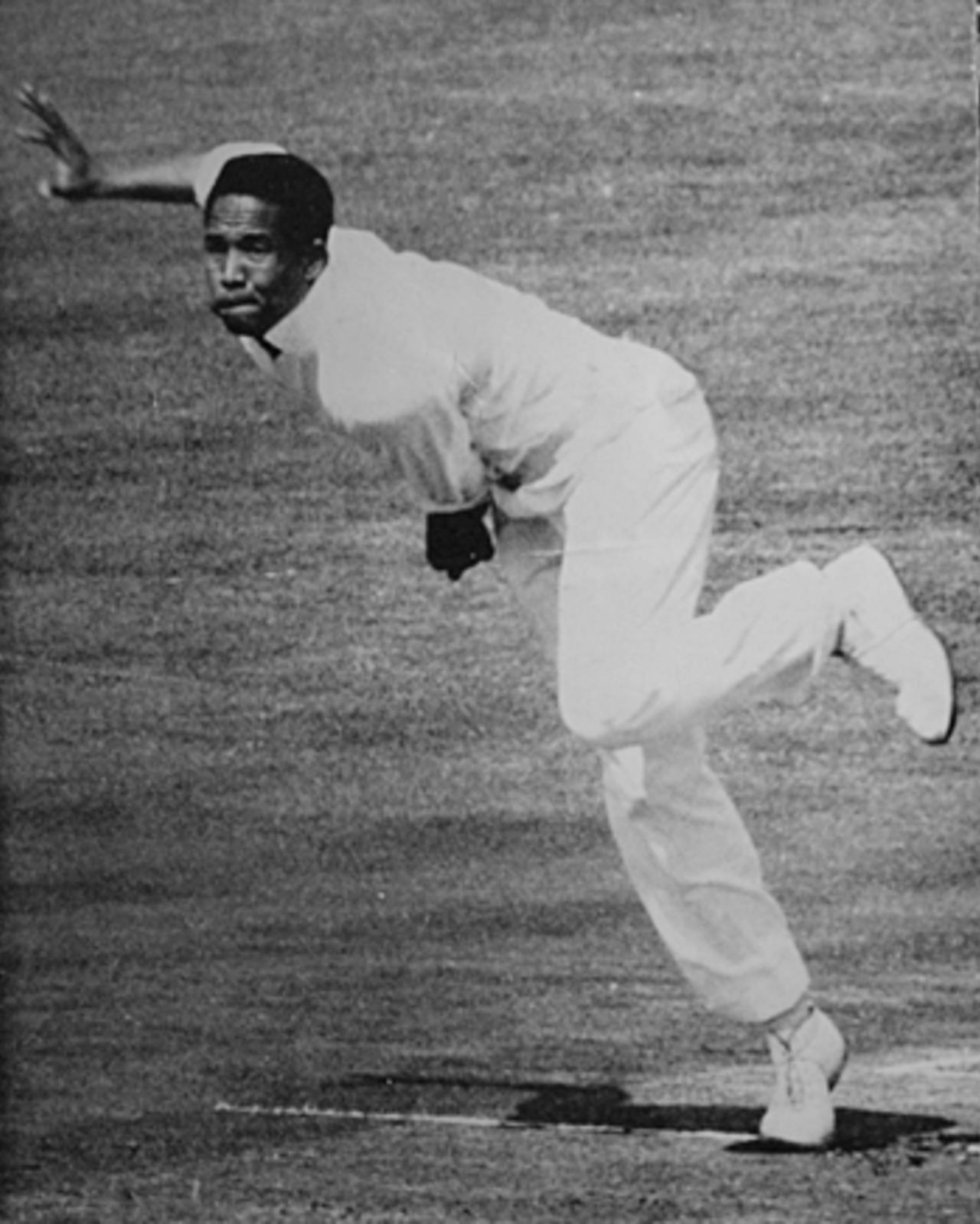 Garry Sobers bowling against England in 1963