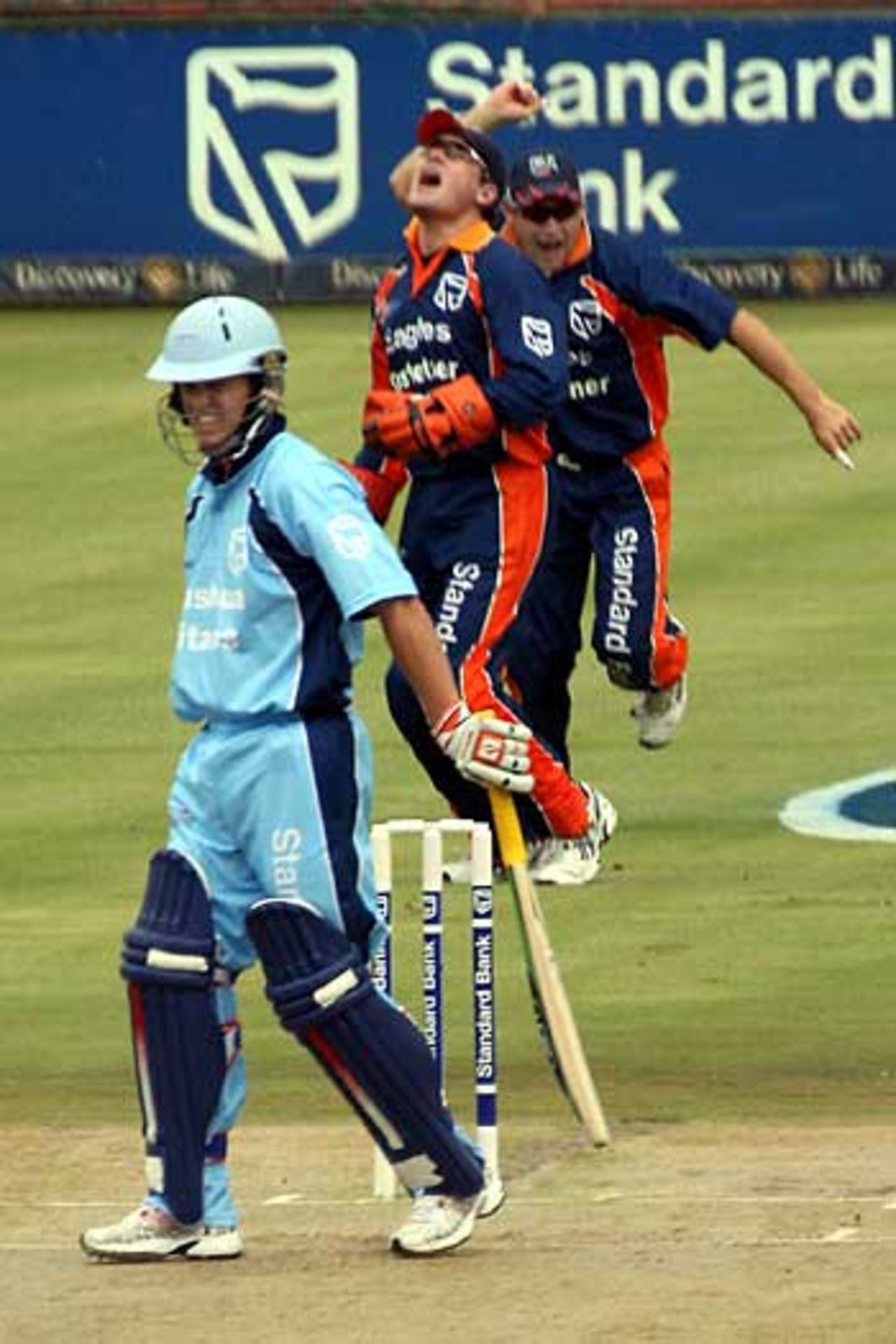 The slips celebrate the wicket of AB de Villiers, Titans v Eagles, Standard Bank Final, Centurion Park, January 13, 2006