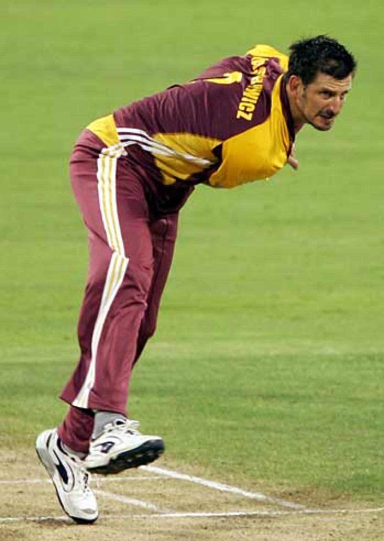 Michael Kasprowicz managed one wicket for Queensland but it wasn't enough as WA eased home, Western Australia v Queensland, ING Cup, Perth, January 13, 2006