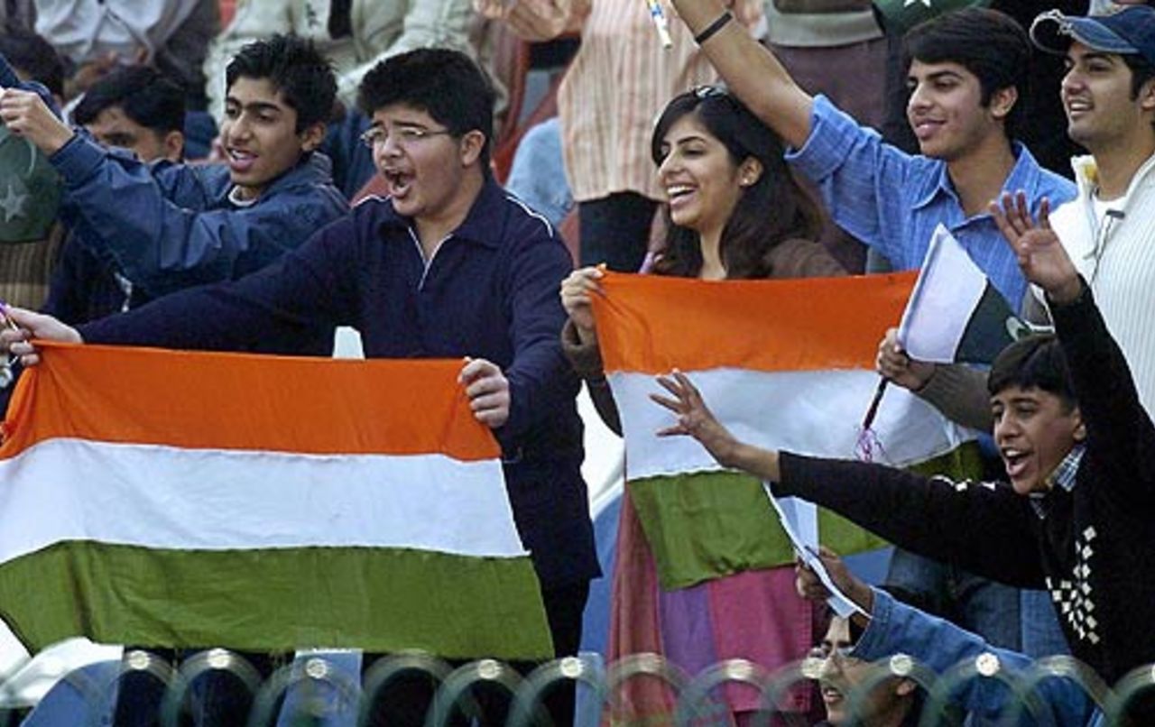Despite the thrashing meted out to India's bowlers, their fans were vocal in their support, India v Pakistan, 1st Test, Lahore, 2nd day, January 14, 2006