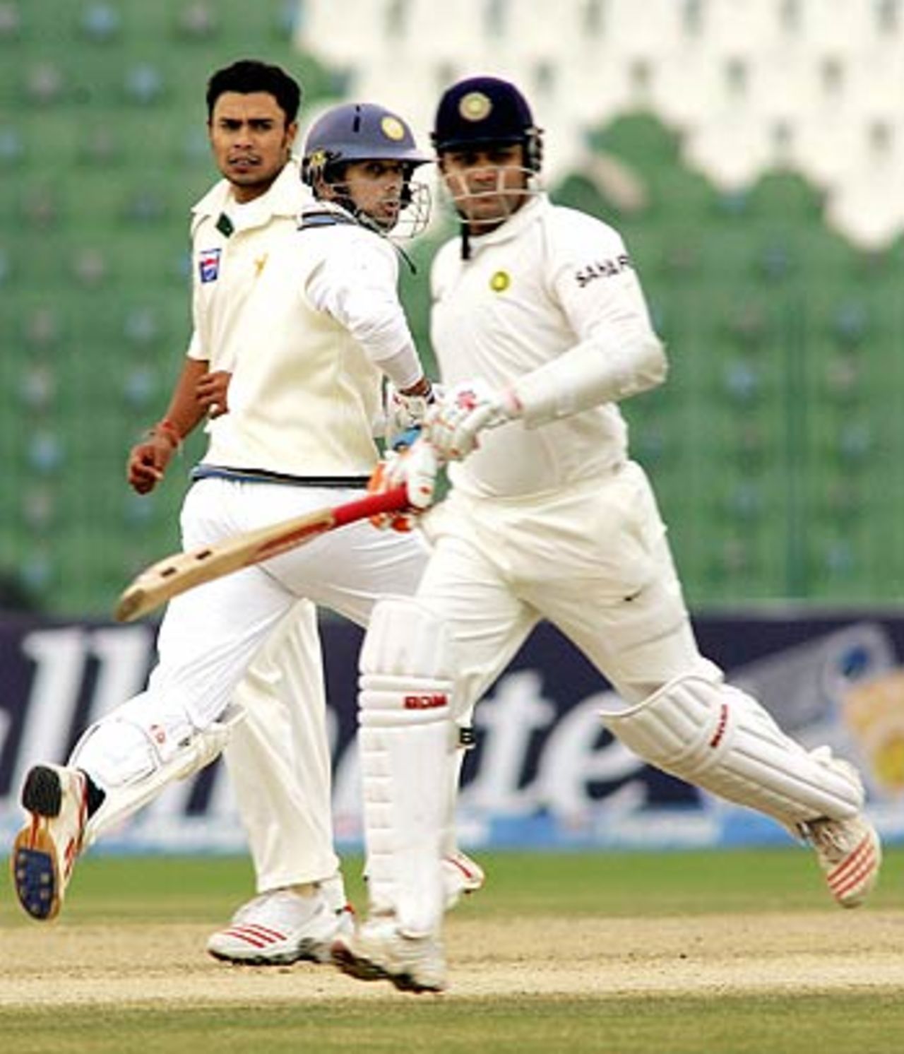 Rahul Dravid and Virender Sehwag during their mammoth stand, India in Pakistan, 1st Test, Lahore, January 16, 2006