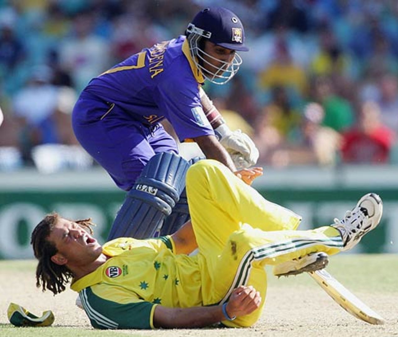 Andrew Symonds takes a tumble, Australia v Sri Lanka, VB Series, Sydney, January 22, 2006