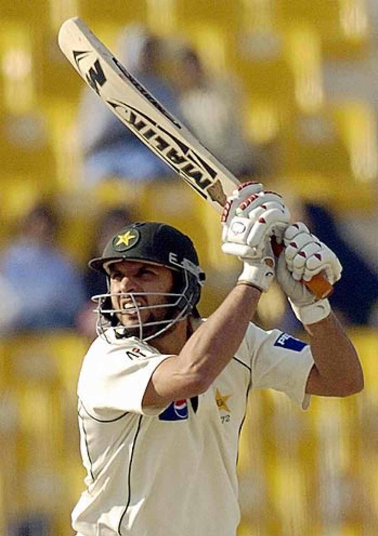 Shahid Afridi was at his attacking best at Faisalabad,Pakistan v India, 2nd Test, Faisalabad, 2nd day, January 22, 2006