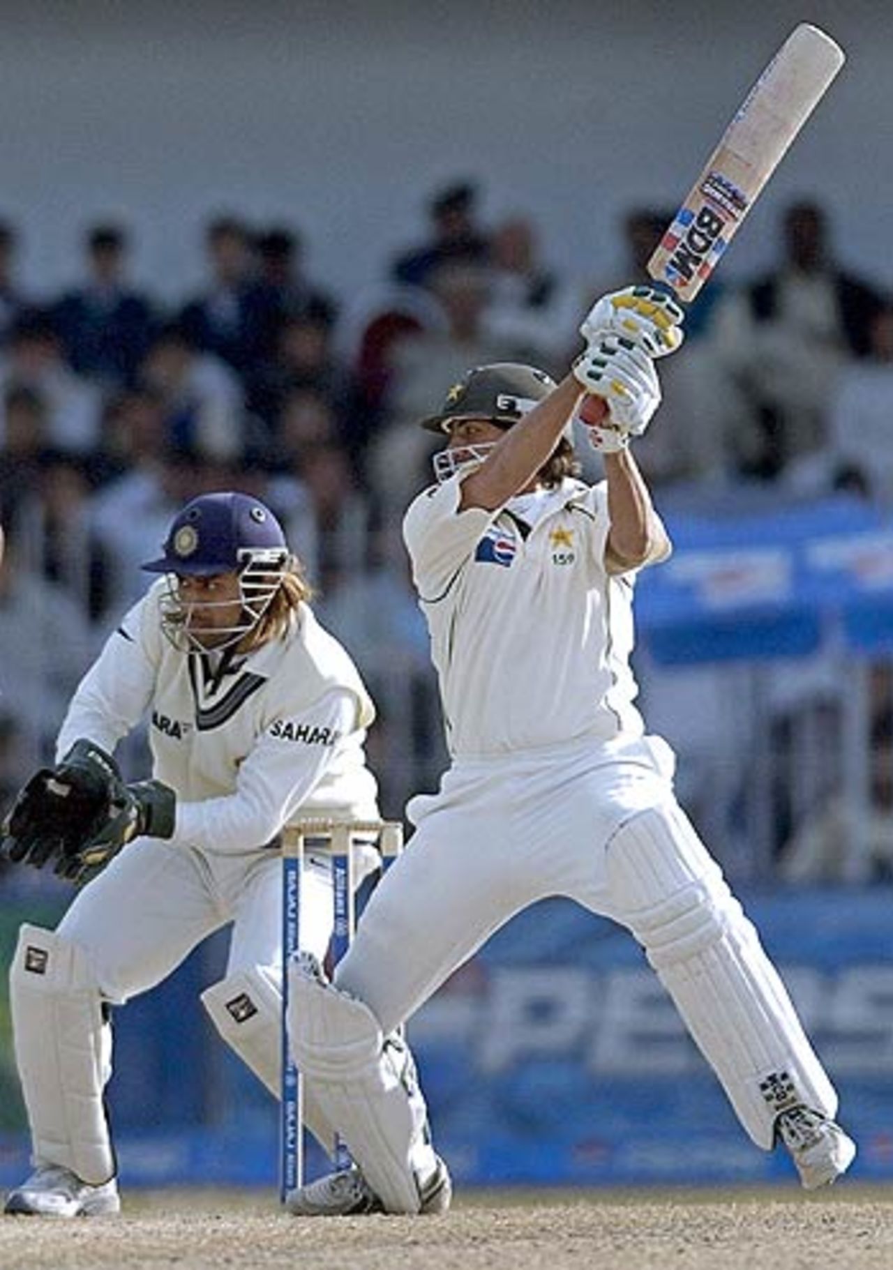 Younis Khan cuts the spinners, Pakistan v India, 2nd Test, 4th day, Faisalabad, January 24 2006