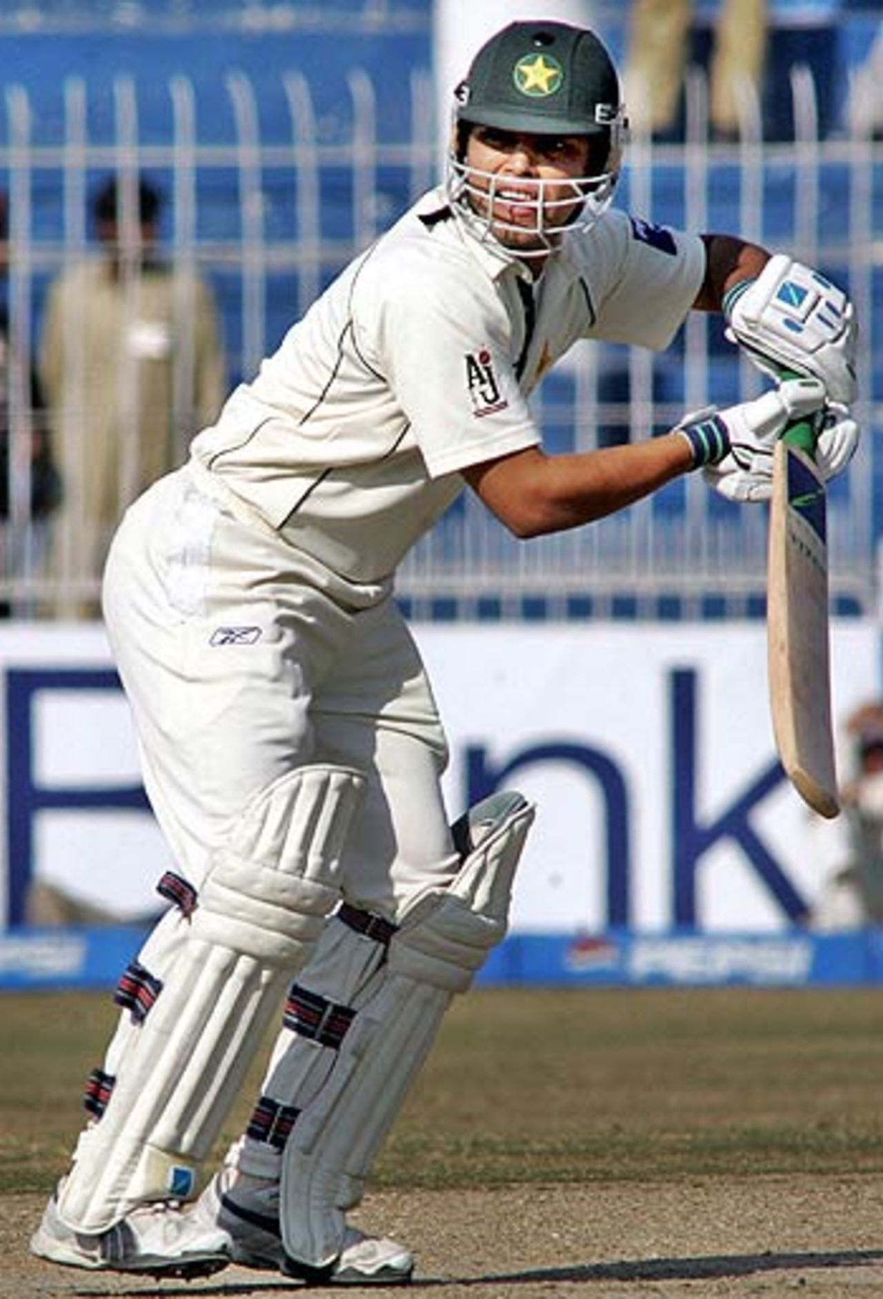 Kamran Akmal glides past point during his innings of 78, Pakistan v India, 2nd Test, Faisalabad, 5th day, January 25, 2006
