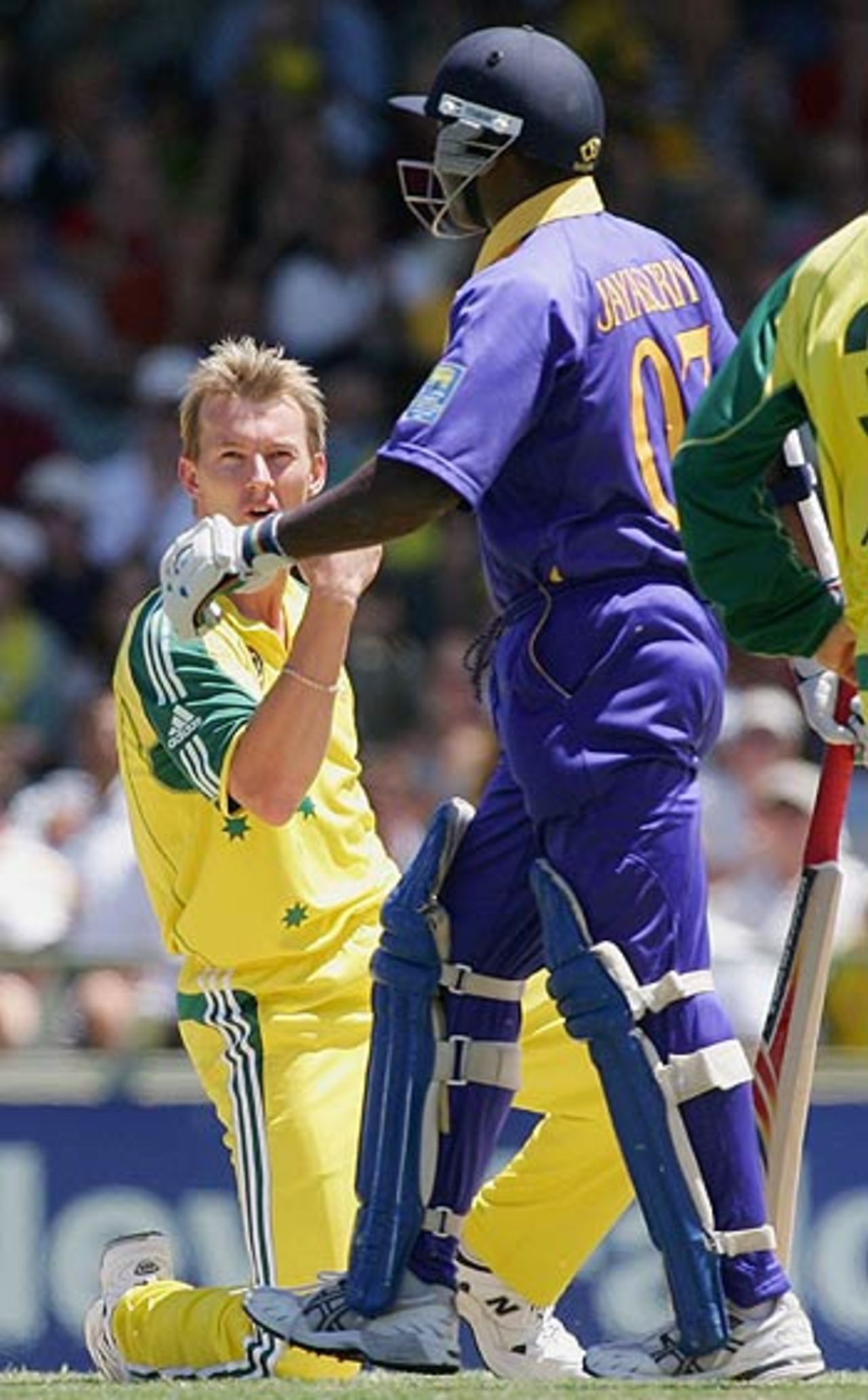 Brett Lee clearly won this battle with Sanath Jayasuriya, Australia v Sri Lanka, 8th Match, VB Series, Perth, January 29, 2006