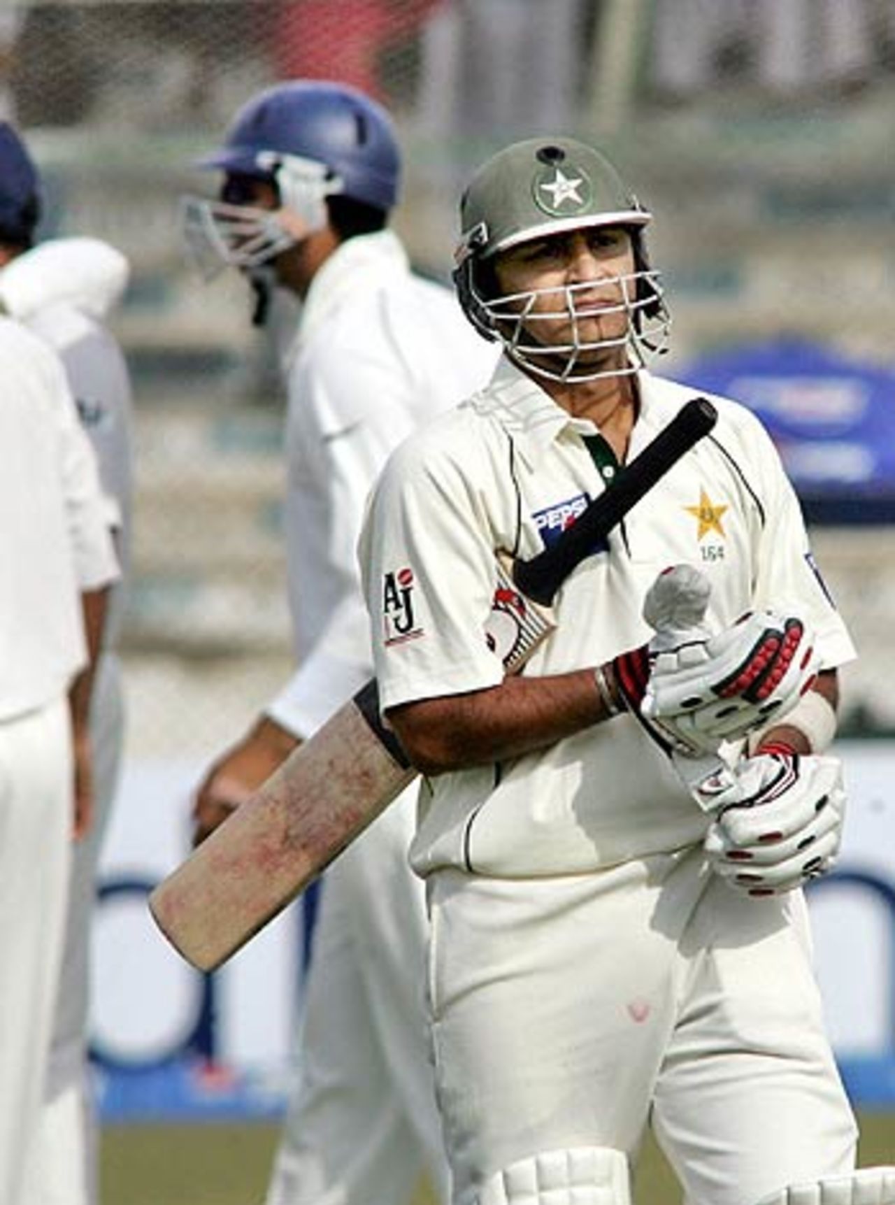 Faisal Iqbal was out for 5, padding up to Zaheer Khan, India v Pakistan, 3rd Test, Karachi, 1st day, January 29, 2006