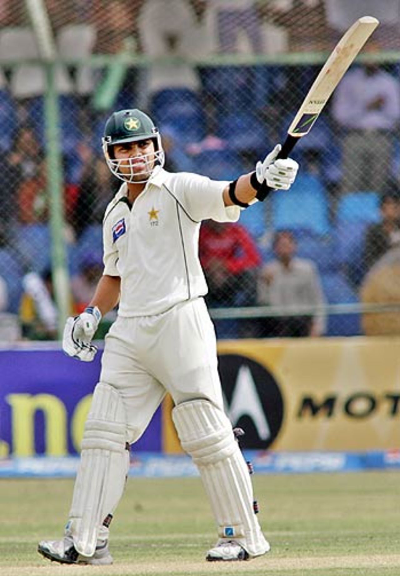 Kamran Akmal celebrates his fifty, India v Pakistan, 3rd Test, Karachi, 1st day, January 29, 2006
