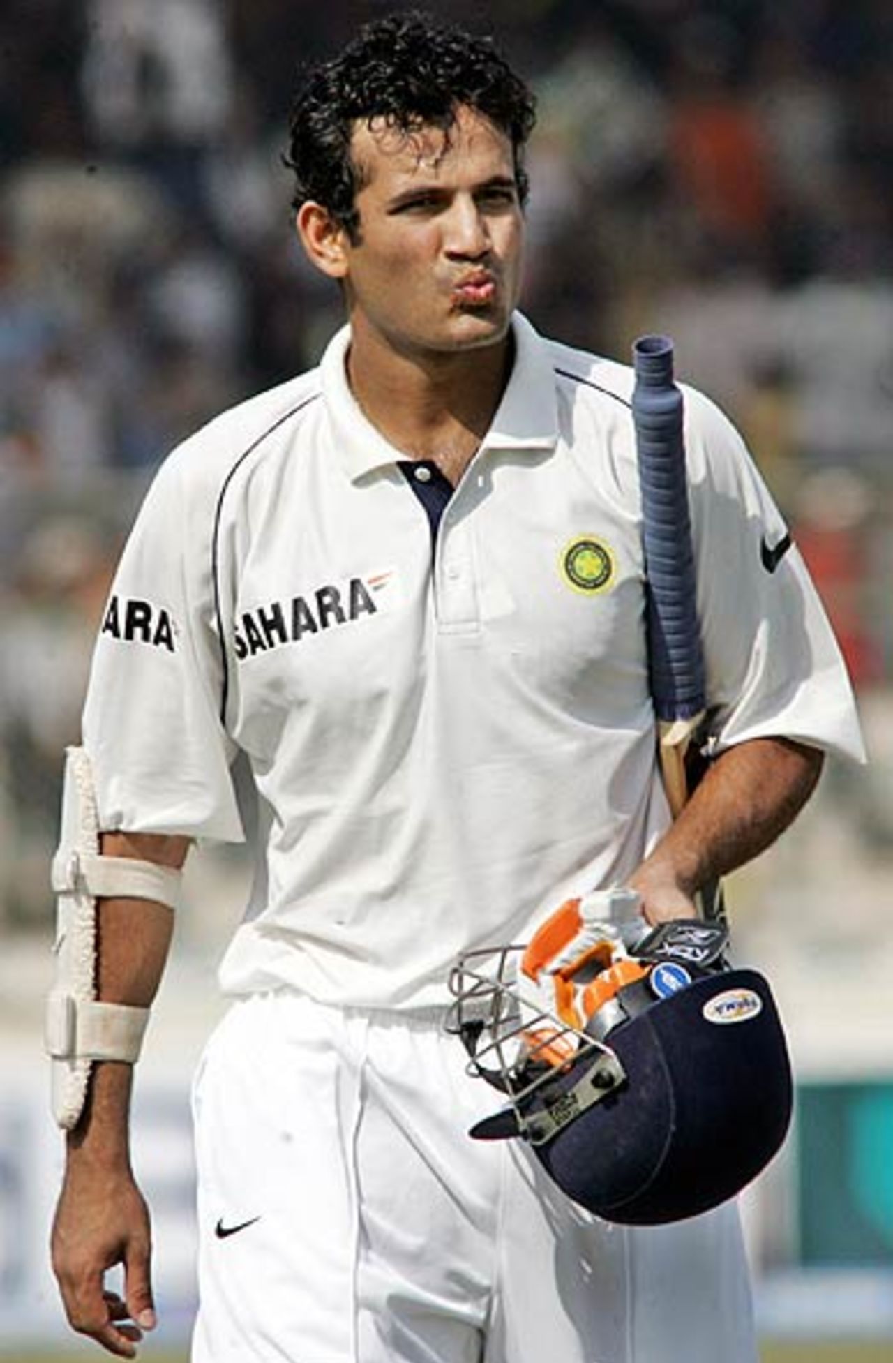 Irfan Pathan walks back after scoring 40, Pakistan v India, 3rd Test, 2nd day, Karachi, January 30 2006