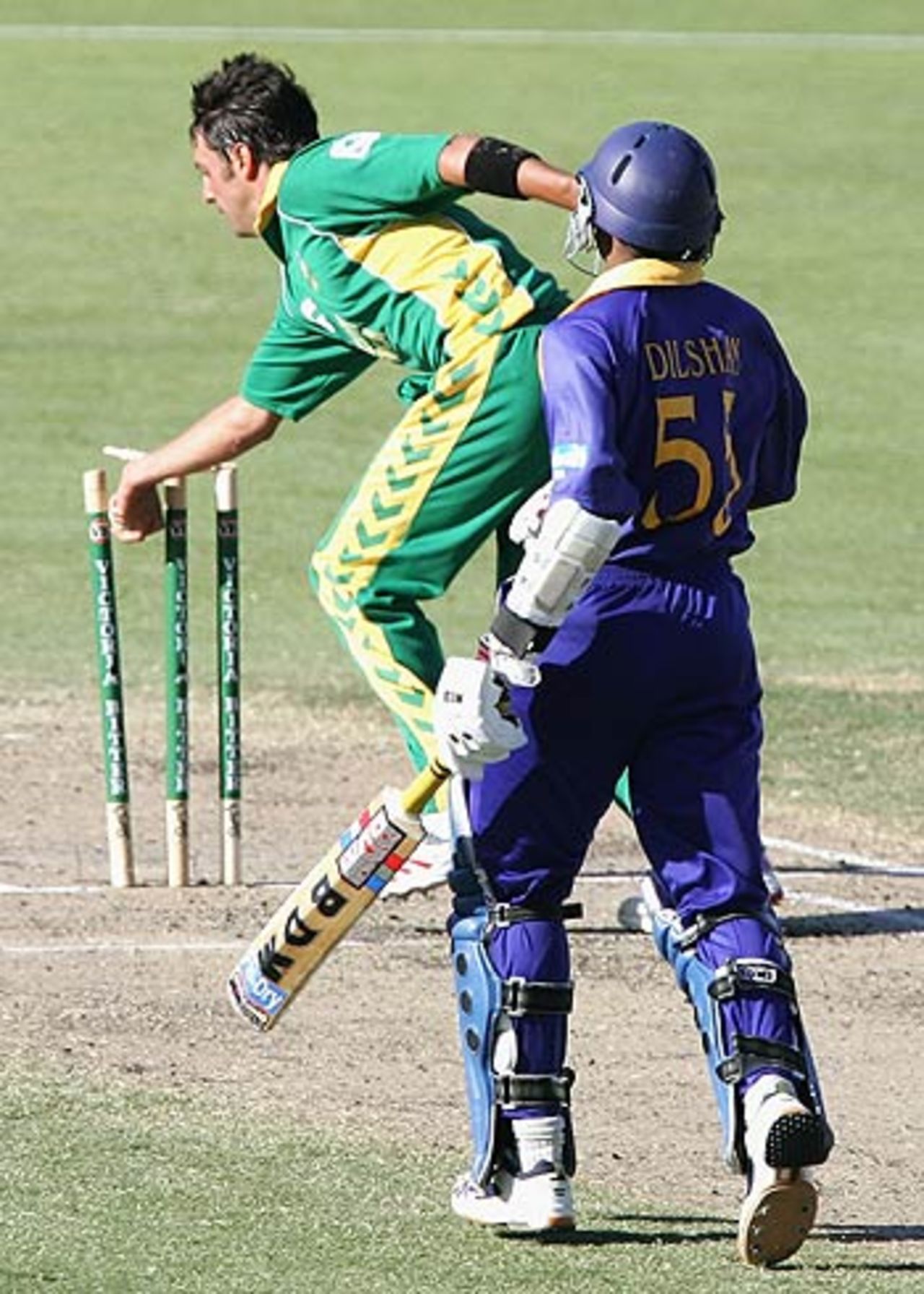 Johannes van der Wath runs out Tillakaratne Dilshan, South Africa v Sri Lanka, 9th match, VB Series, Perth, January 31, 2006