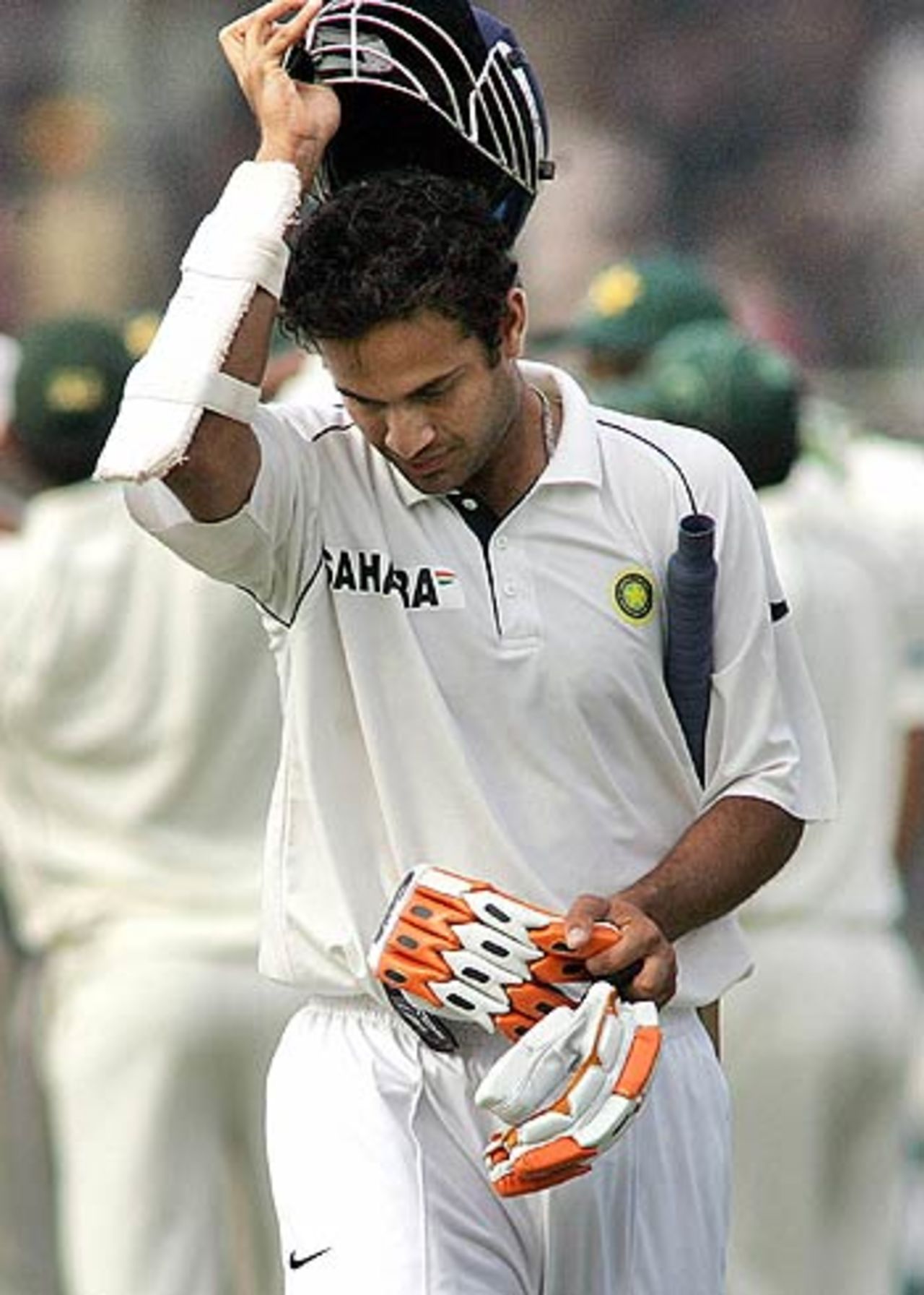 Another one bites the dust..., Pakistan v India, 3rd Test, 4th day, Karachi, February 1,2006