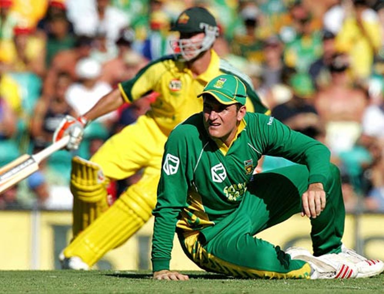 Graeme Smith had little answer to Australia's onslaught, Australia v South Africa, VB Series, Sydney, February 5, 2006