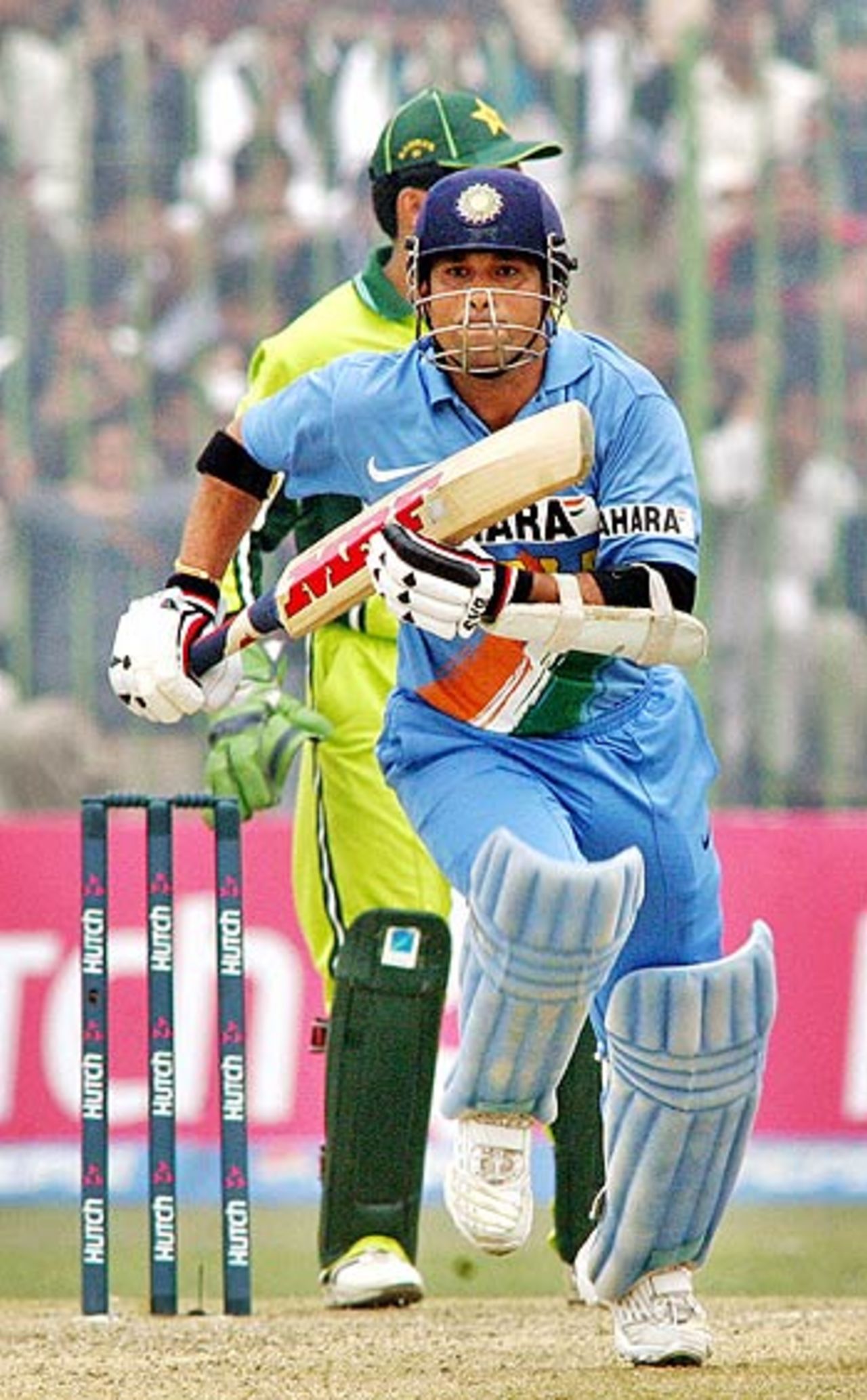 Sachin Tendulkar sets off for a sharp single, Pakistan v India, 1st ODI, Peshawar, February 6, 2006