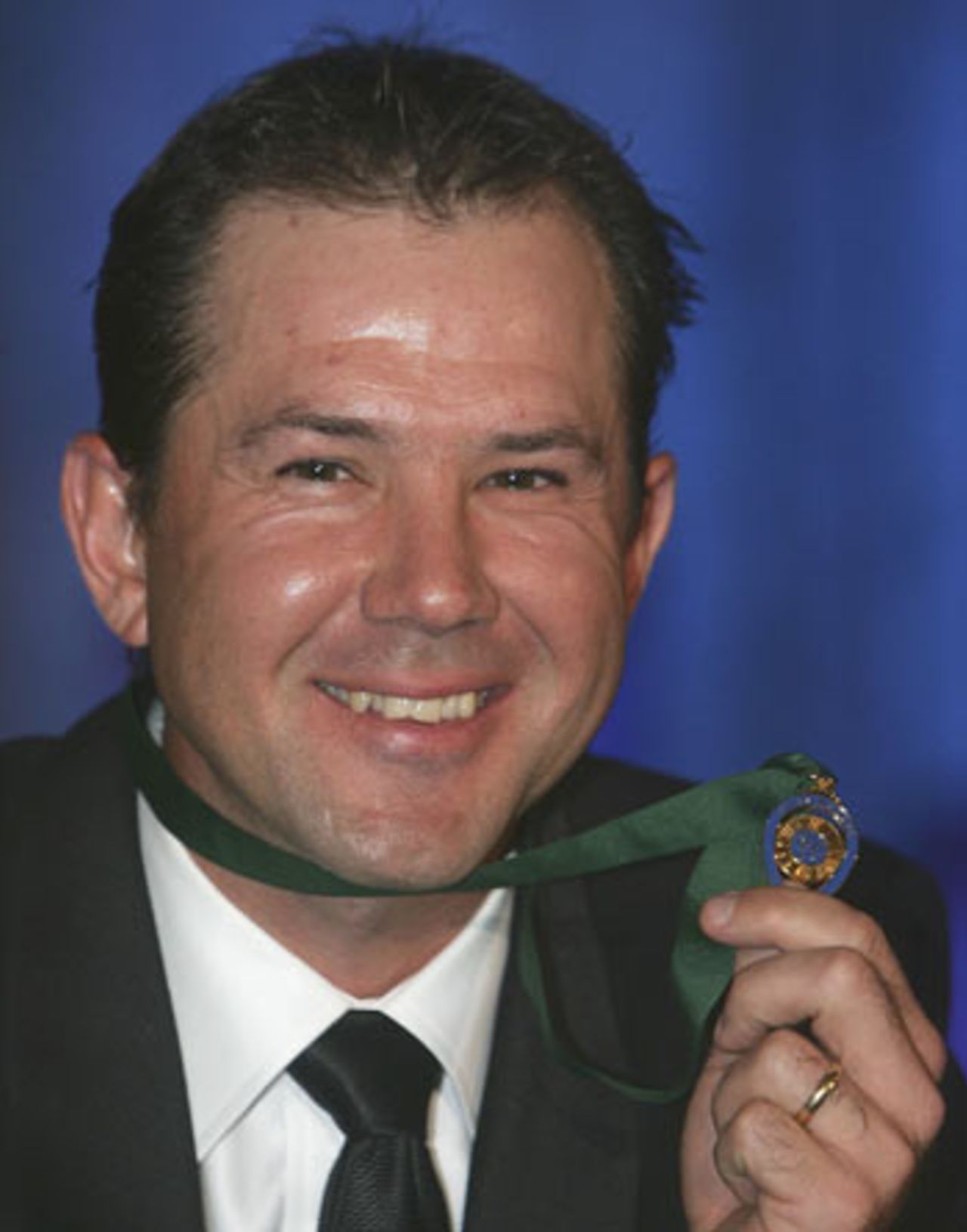 Ricky Ponting with the Allan Border medal, Melbourne, February 6, 2006