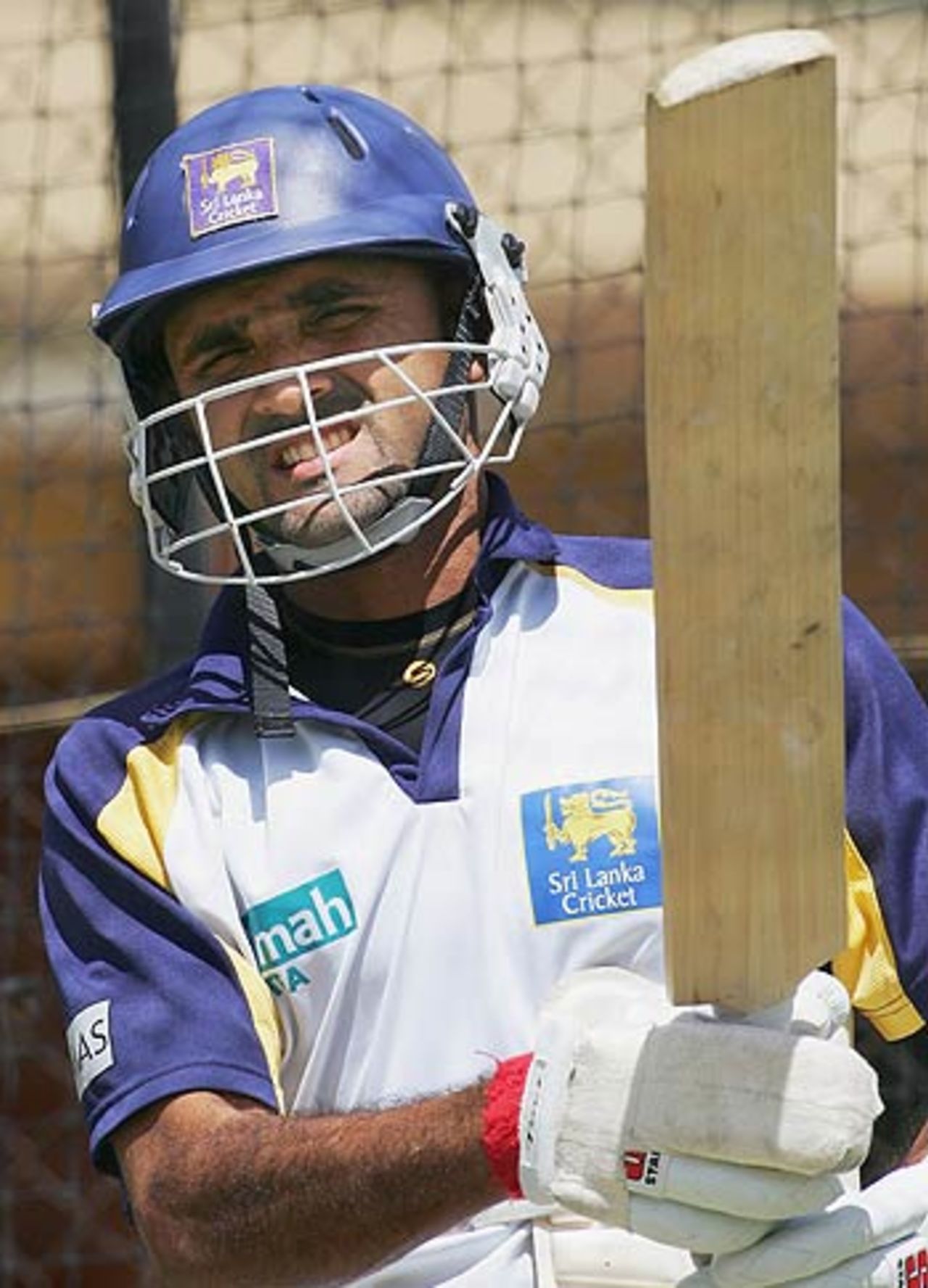 Marvan Atapattu practises on the eve of the first final against Australia, Adelaide, February 9, 2006