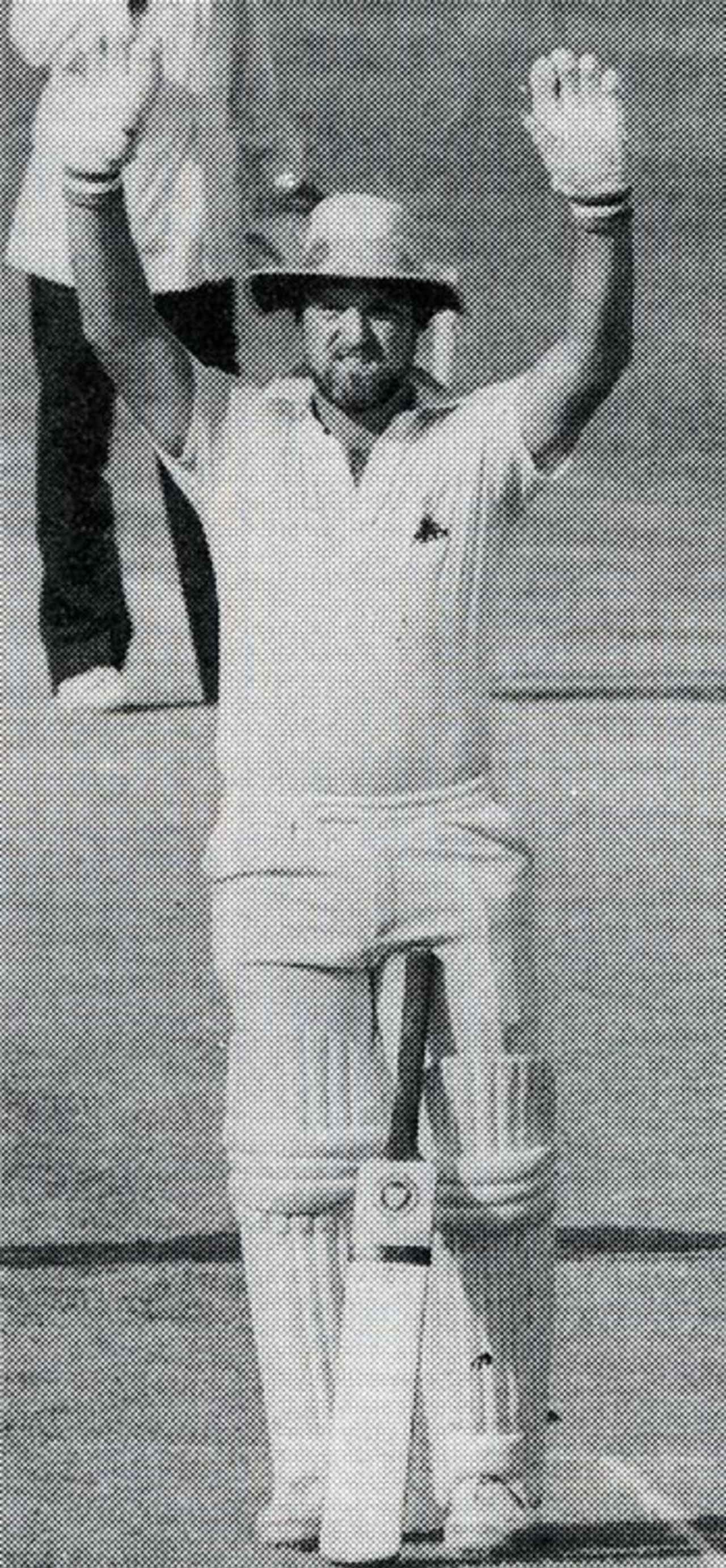 Mike Gatting takes the plaudits on reaching his double hundred, India v England. 4th Test, Madras, January 13, 1984