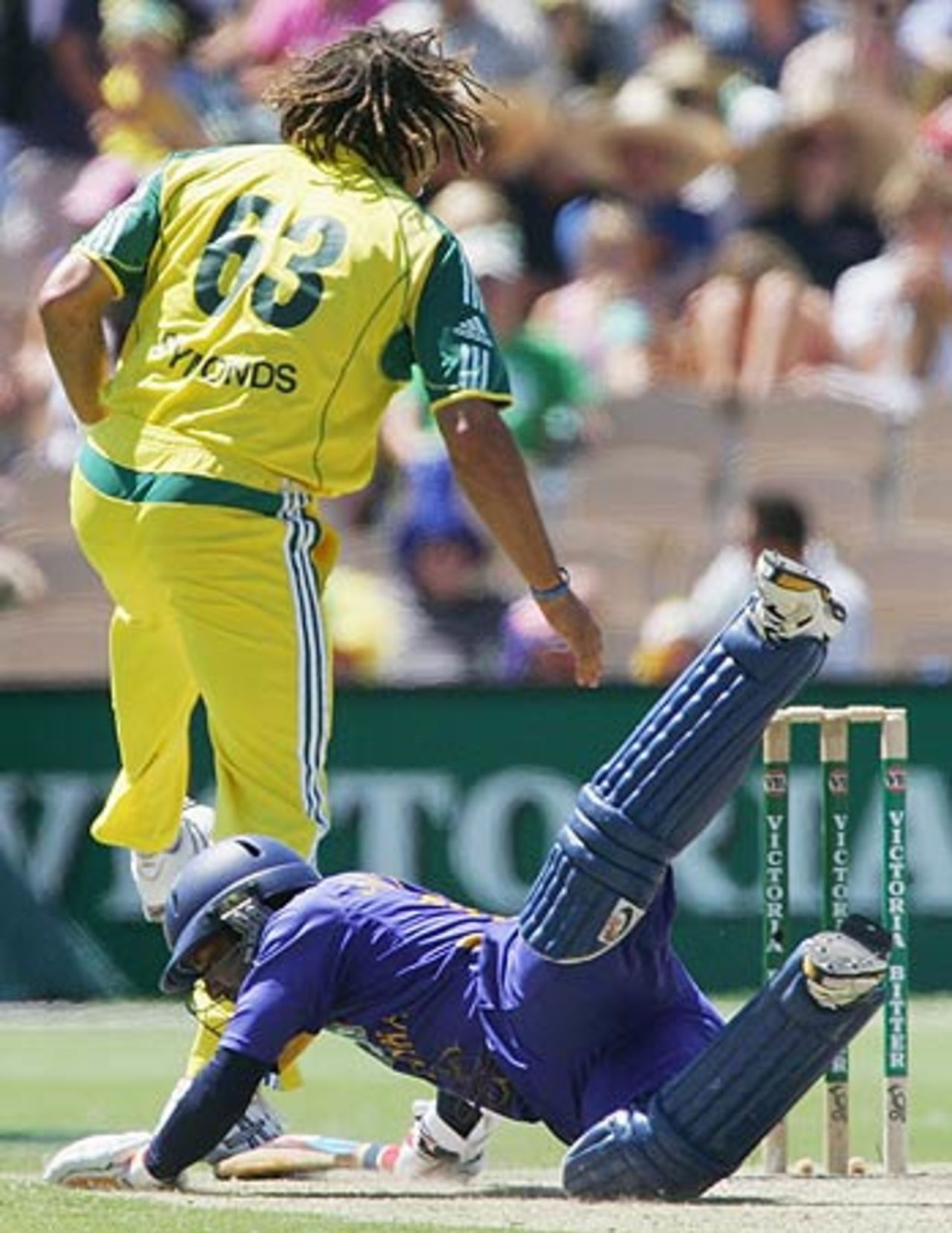 Andrew Symonds and Kumar Sangakkara tussle at the crease, Australia v Sri Lanka, VB Series, 1st Final, Adelaide, February 10, 2006