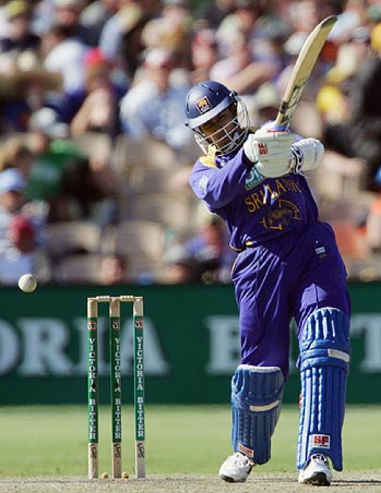 Chamara Kapugedera's cameo 38 off 21 powered Sri Lanka to 274 for 8, Australia v Sri Lanka, VB Series, 1st Final, Adelaide, February 10, 2006