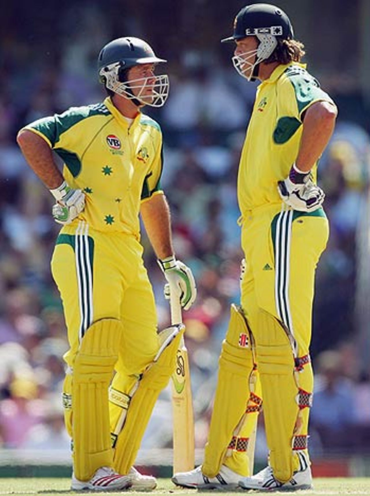 Ricky Ponting and Andrew Symonds blasted 237 runs for the fourth wicket, Australia v Sri Lanka, VB Series, 2nd Final, Sydney, February 12, 2006