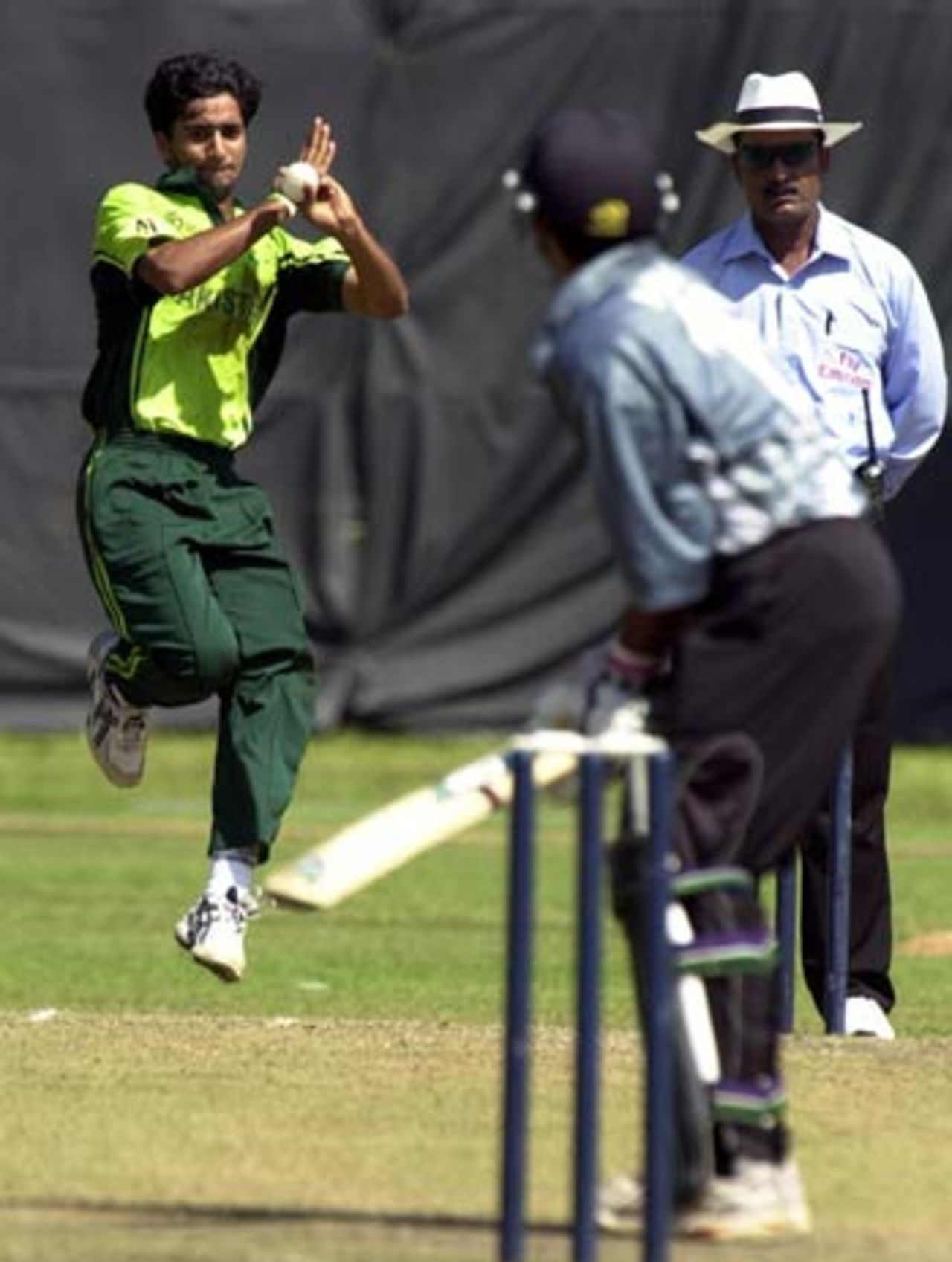 Jamshed Ahmed in action, Pakistan v New Zealand, U-19 World Cup, Colombo, February 10, 2006