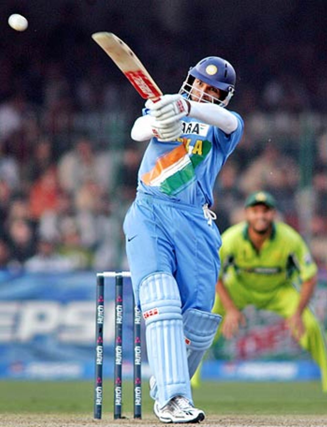Yuvraj Singh pulls during his fifty, Pakistan v India, 3rd ODI, Lahore, February 13, 2006