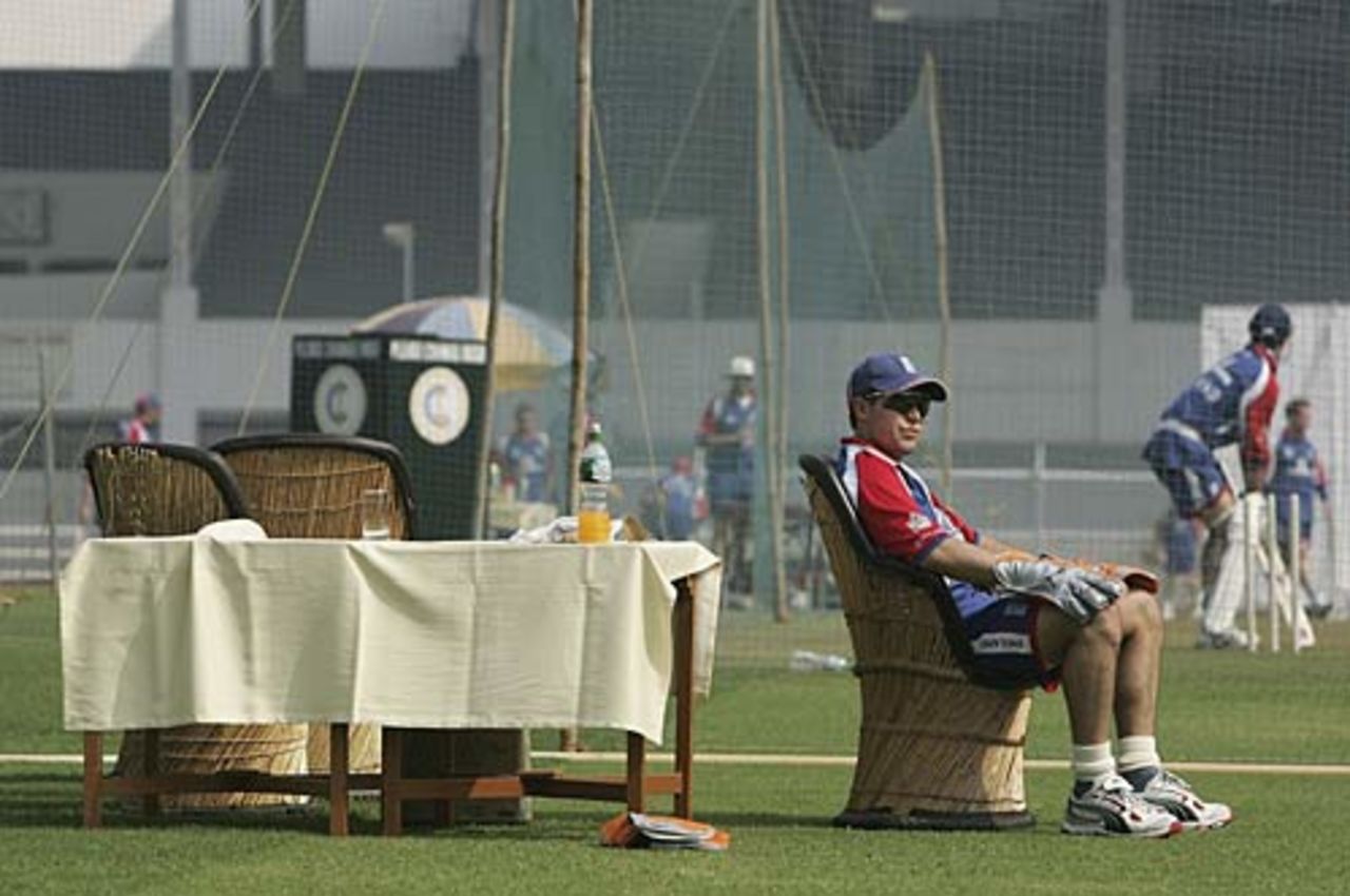 Geraint Jones takes a breather, Mumbai, February 15, 2006
