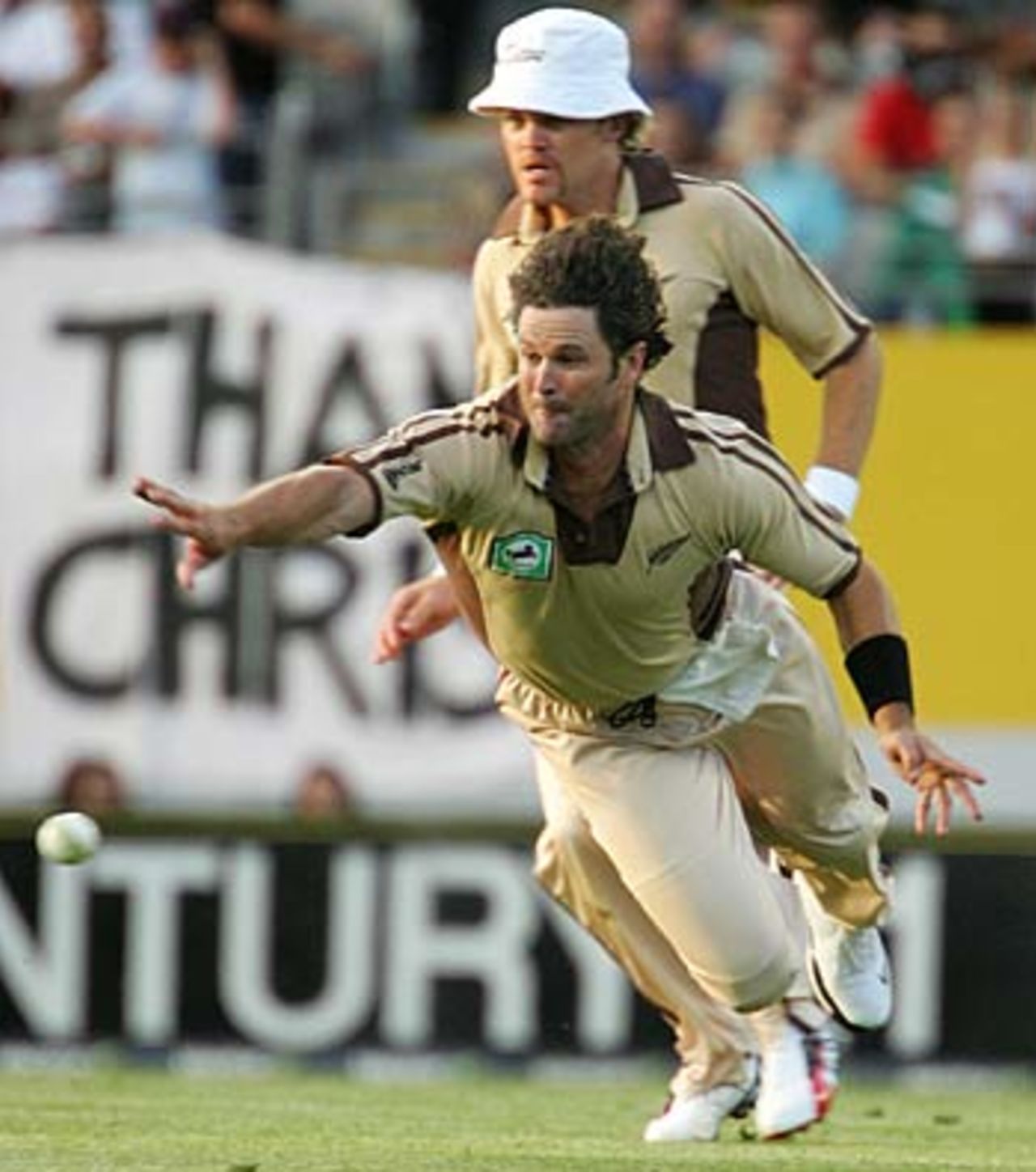 Chris Cairns dives attempting a run out, New Zealand v West Indies, Twenty20, Auckland, February 16, 2006