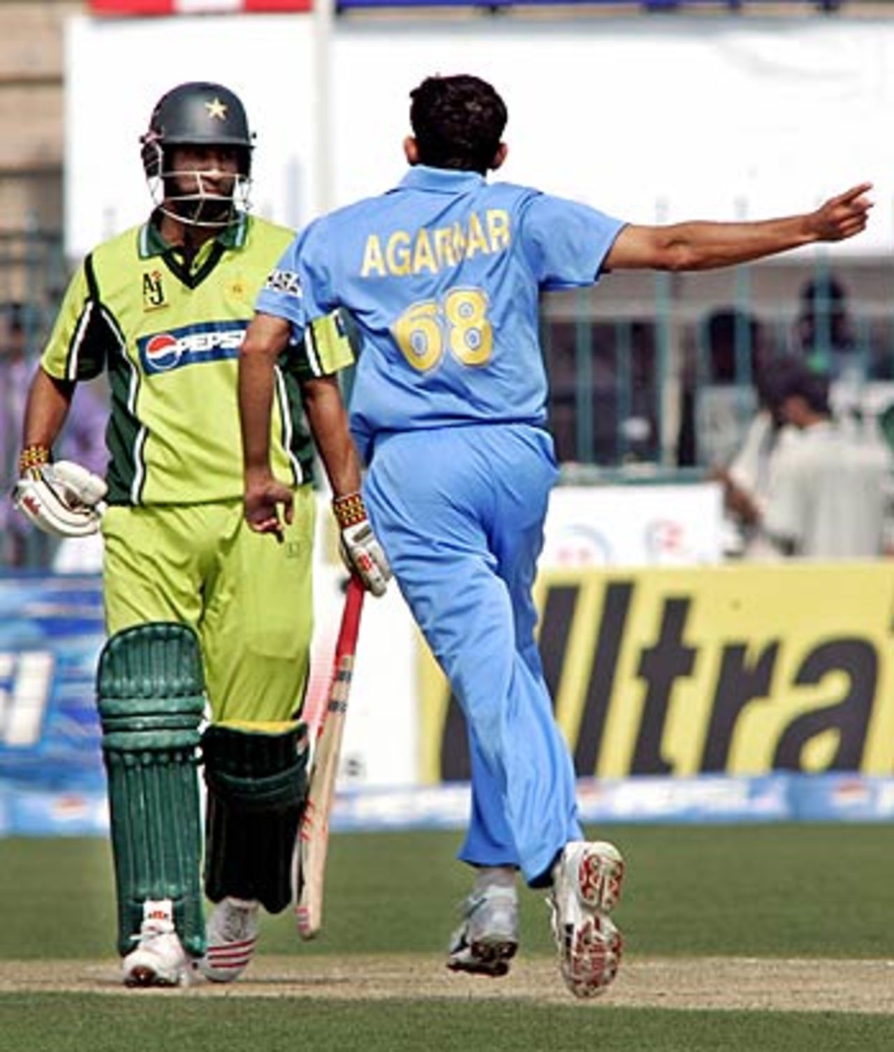 Ajit Agarkar gets rid of Mohammad Yousuf caught behind, Pakistan v India, 4th ODI, Multan, February 16 2006