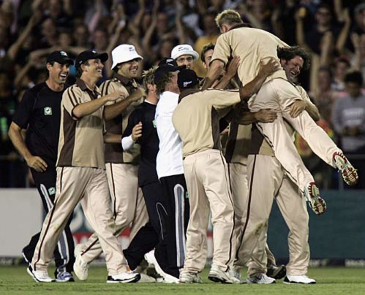 New Zealand celebrate the win, New Zealand v West Indies, Twenty20, Auckland, February 16, 2006