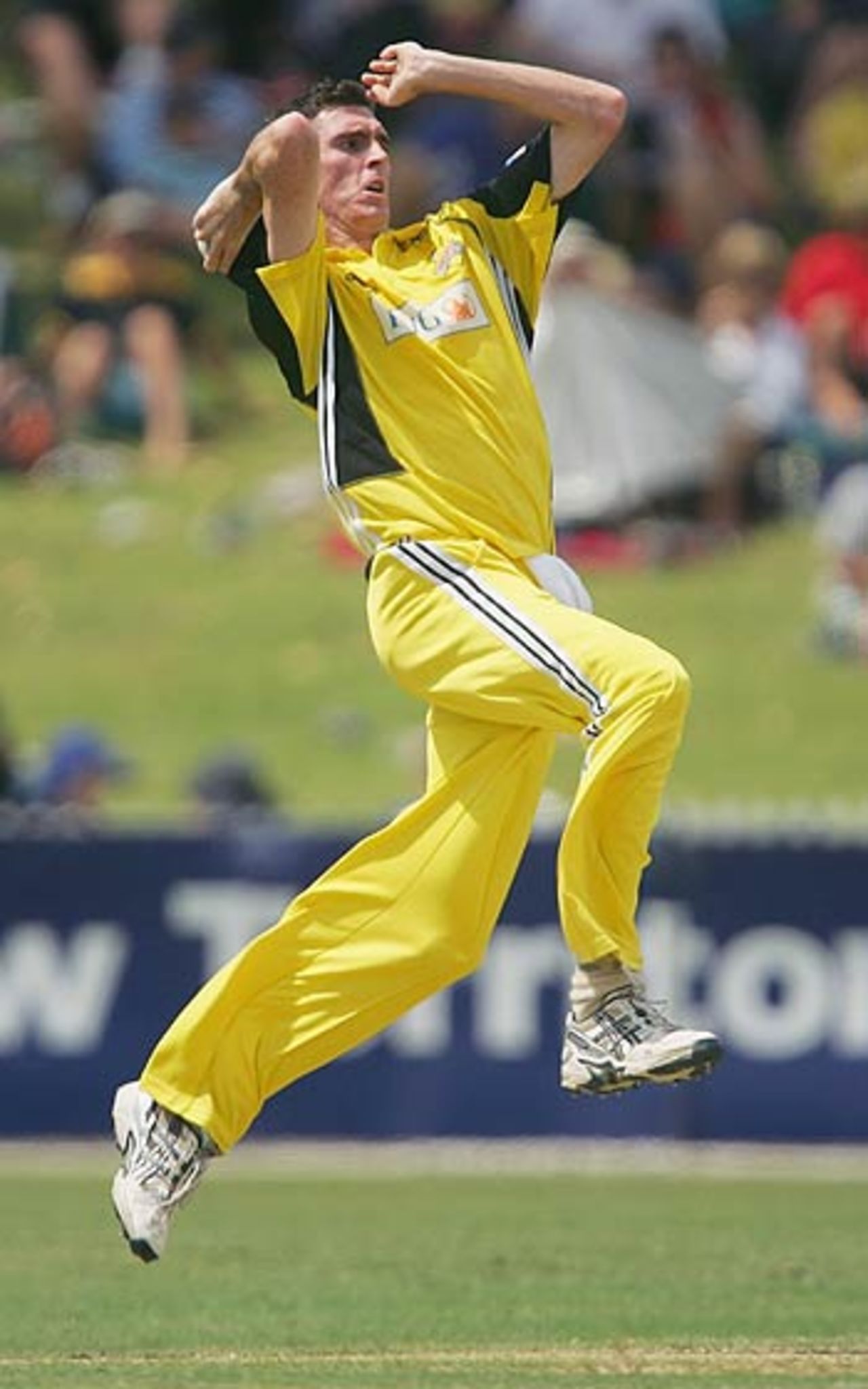 Steve Magoffin took two early wickets against New South Wales, New South Wales v Western Australia, ING Cup, Sydney, February 19, 2006