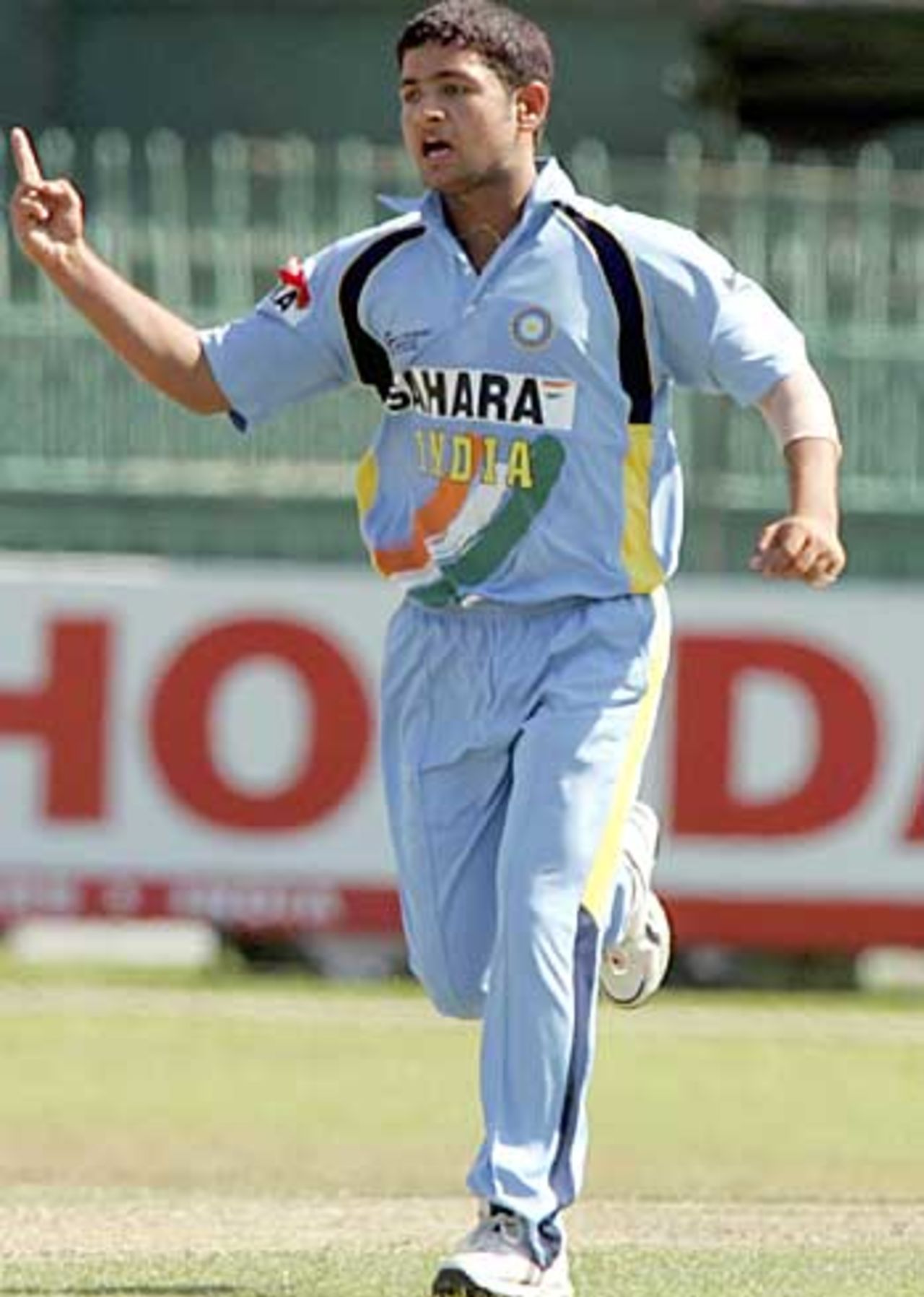 Piyush Chawla celebrates one of his four wickets, India v Pakistan, Under-19 World Cup final, Colombo, February 19, 2006