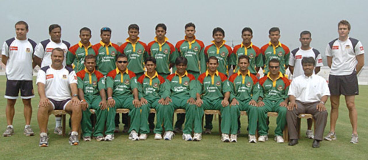 The Bangladesh squad pose for a team photo after a net session, Bogra, February 19, 2006
