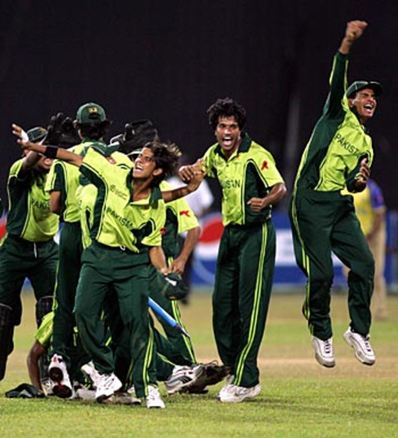 Pakistan's Under-19s celebrate victory, India v Pakistan, Under-19 World Cup final, Colombo, February 19, 2006
