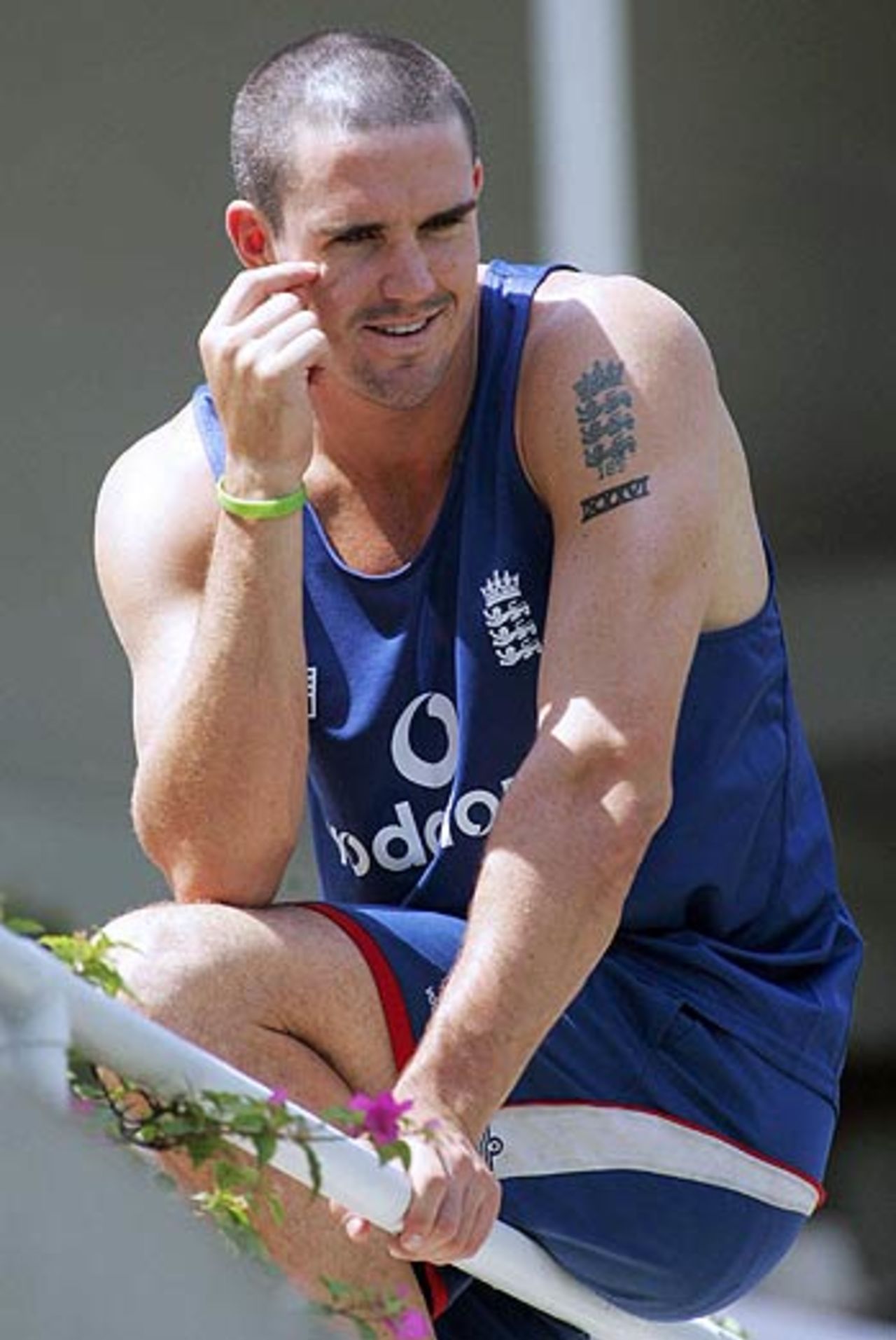 Kevin Pietersen relaxes as England set out to bat in the second innings, Cricket Club of India President's XI v England, Tour Match, Brabourne Stadium, Mumbai, February 20, 2006