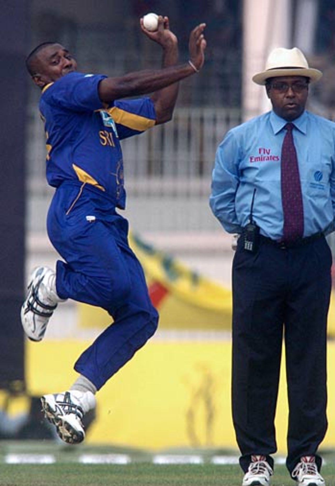 Ruchira Perera runs into bowl, Bangladesh v Sri Lanka, 1st ODI, Bogra, February 20, 2006 