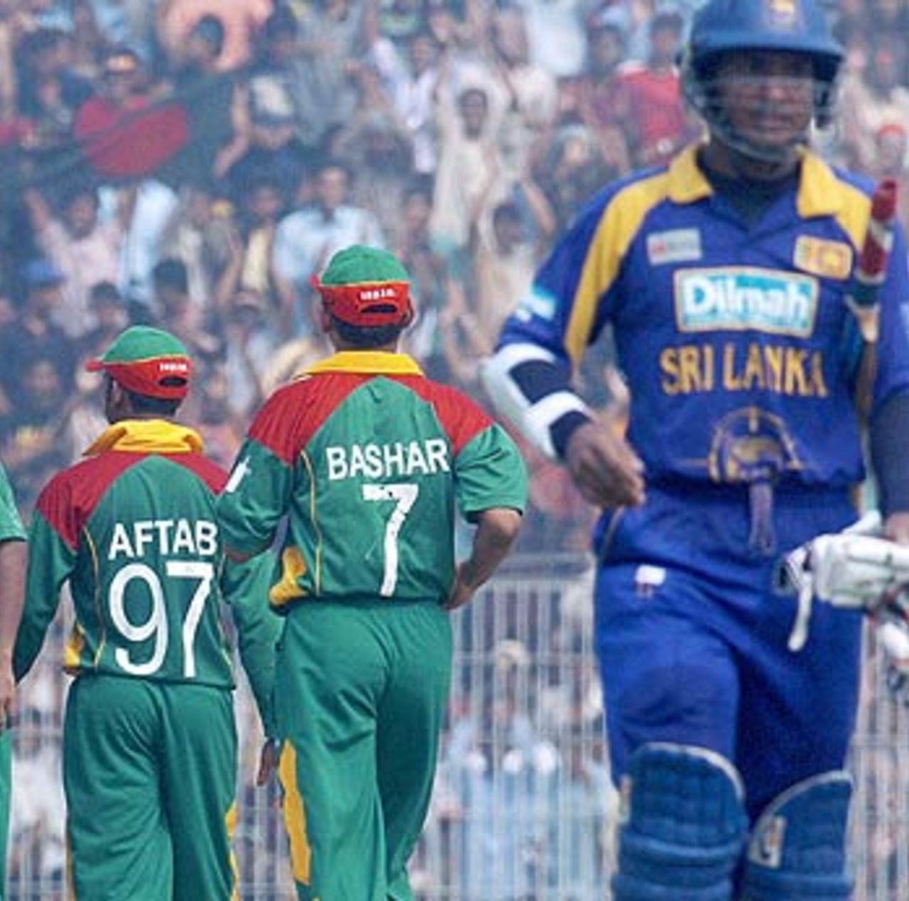 Bangladesh get rid of Kumar Sangakkara for 23,
Bangladesh v Sri Lanka, 2nd ODI, Bogra, February 22 2006