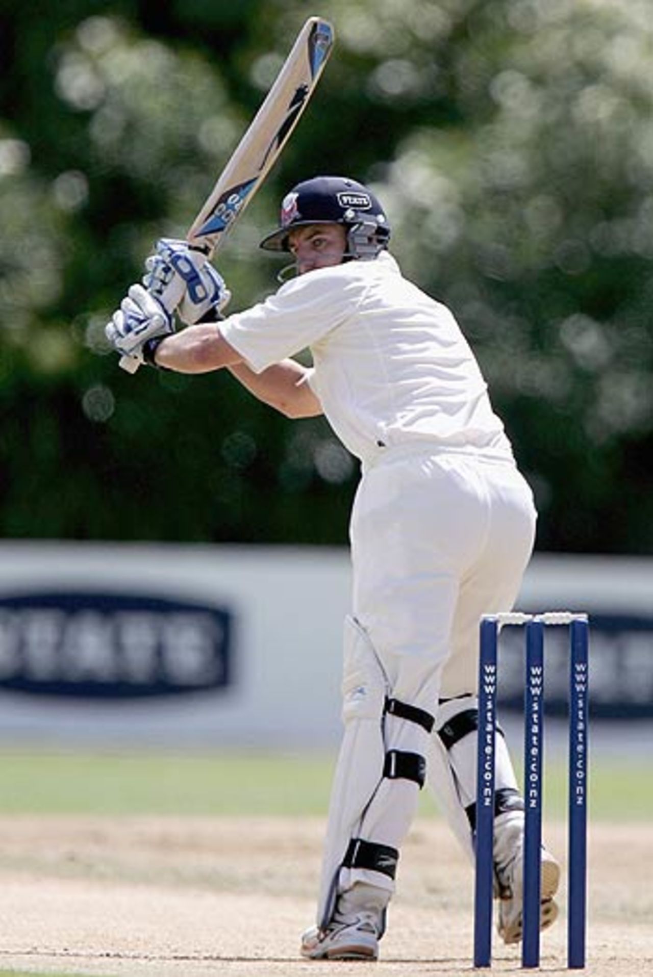 Tim Lythe flicks off his legs, Auckland v Otago, State Championship, 3rd day, Auckland, February 22 2006