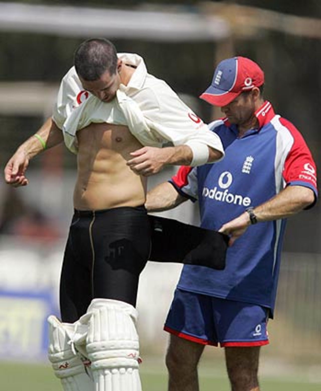 Kevin Pietersen gets strapped up, Indian Board President's XI v England XI, Tour game, 1st day, Vadodara, February 23, 2006