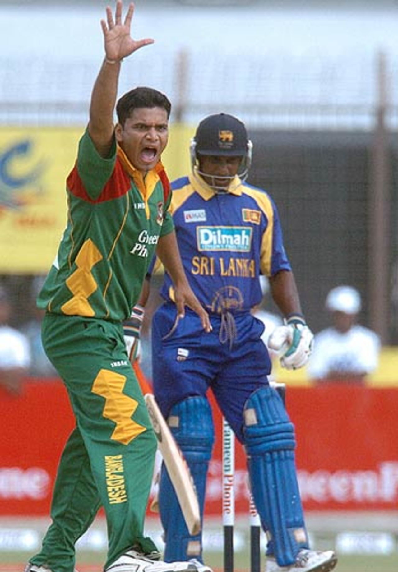 Mashrafe Mortaza appeals for an LBW, Bangladesh v Sri Lanka, 3rd ODI, Chittagong, February 25 2006