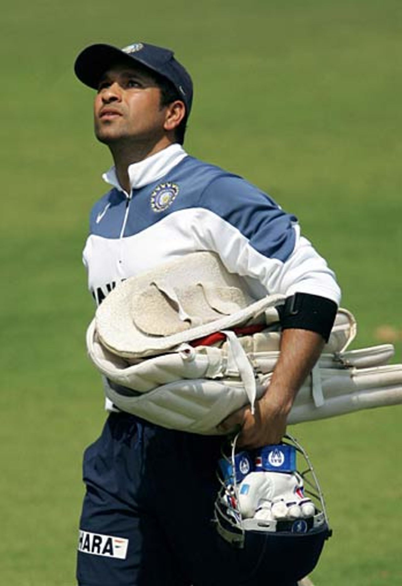 Sachin Tendulkar looks skyward as he leaves practice on the eve of the first Test, Nagpur, February 28, 2006