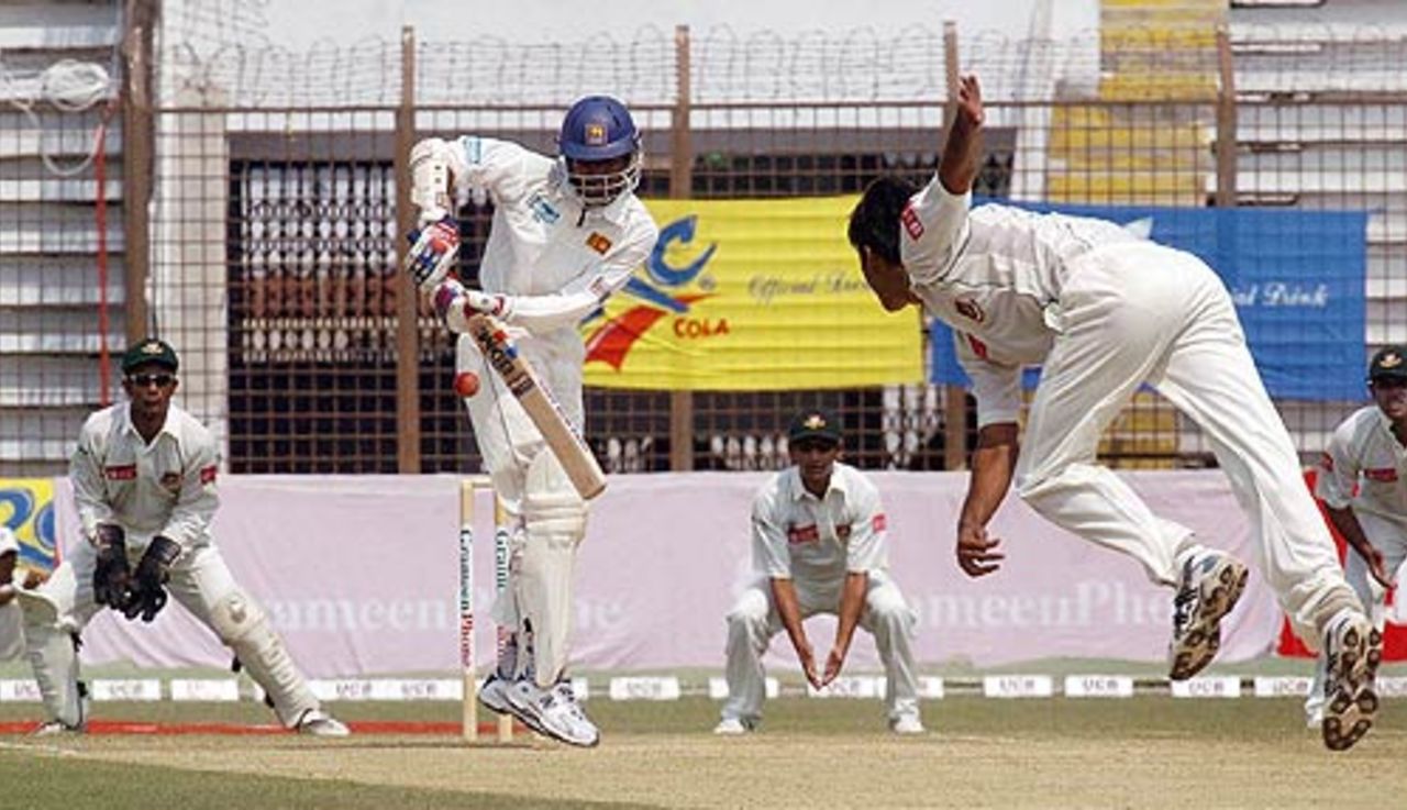 Upul Tharanga glances the ball down the leg side, Bangladesh v Sri Lanka, 1st Test, Chittagong, 2nd day, March 1 2006