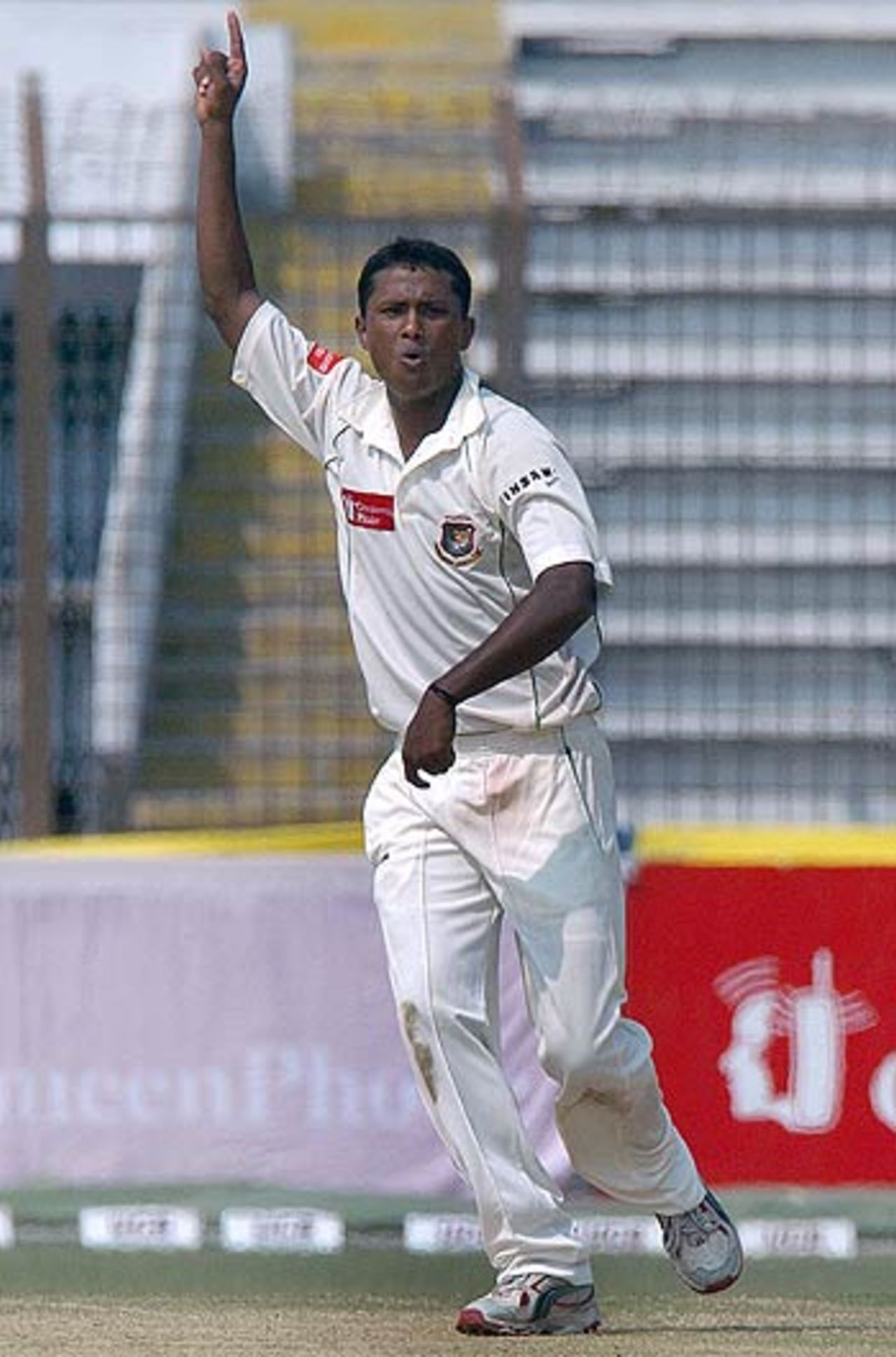Enamul Haque jnr  appeals for the wicket of Kumar Sangakkara, 
Bangladesh v Sri Lanka, 1st Test, Chittagong, 2nd day, March 1 2006