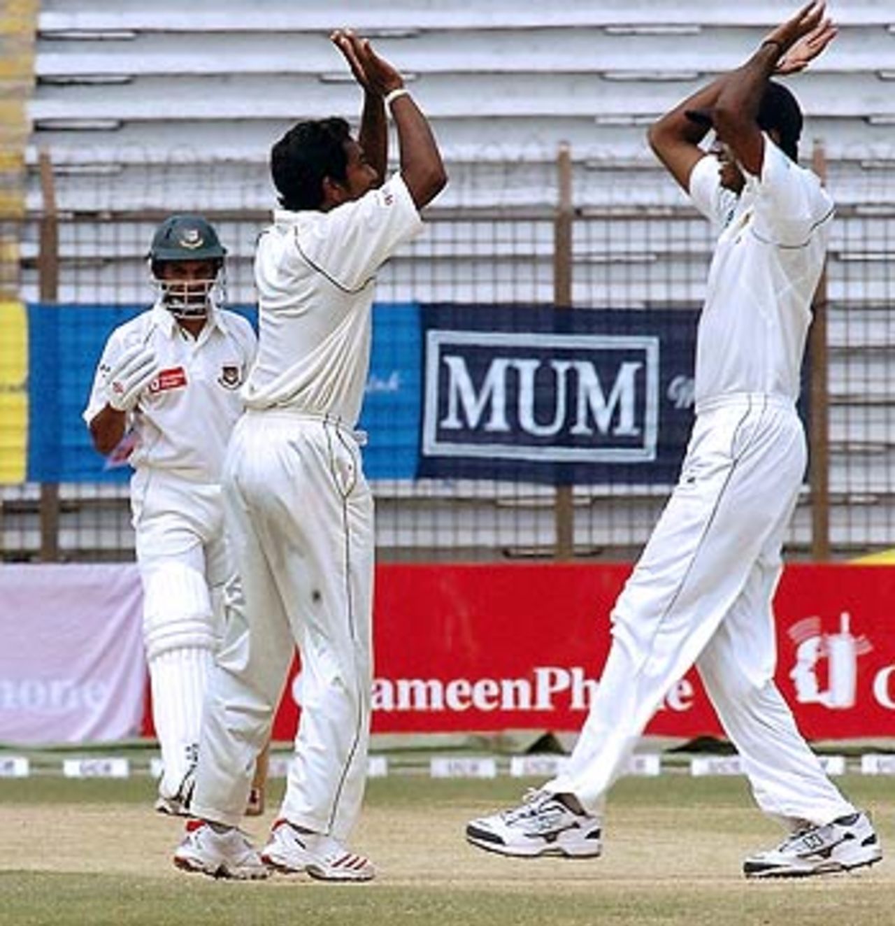 Malinga Bandara dismissed Habibul Bashar for the second time running, Bangladesh v Sri Lanka, 1st Test, Chittagong, 3rd day, March 2, 2006