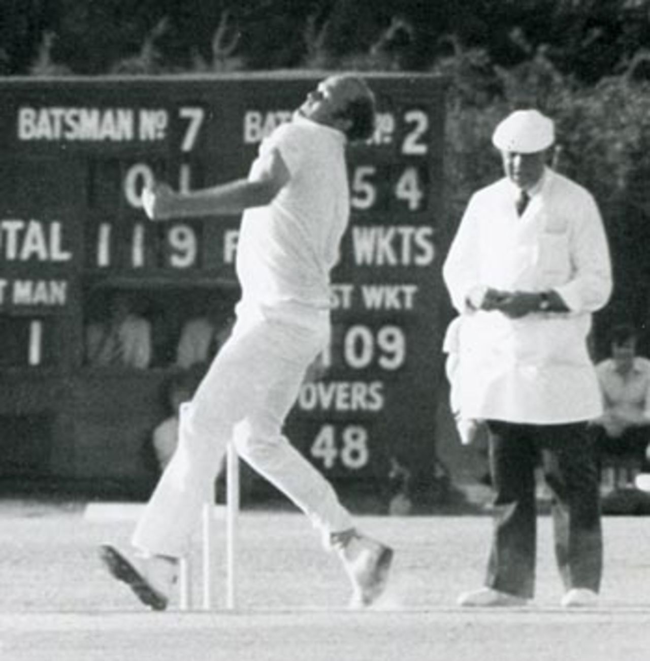Vince van der Bijl in action at Uxbridge, Middlesex v Derbyshire, August 1980
