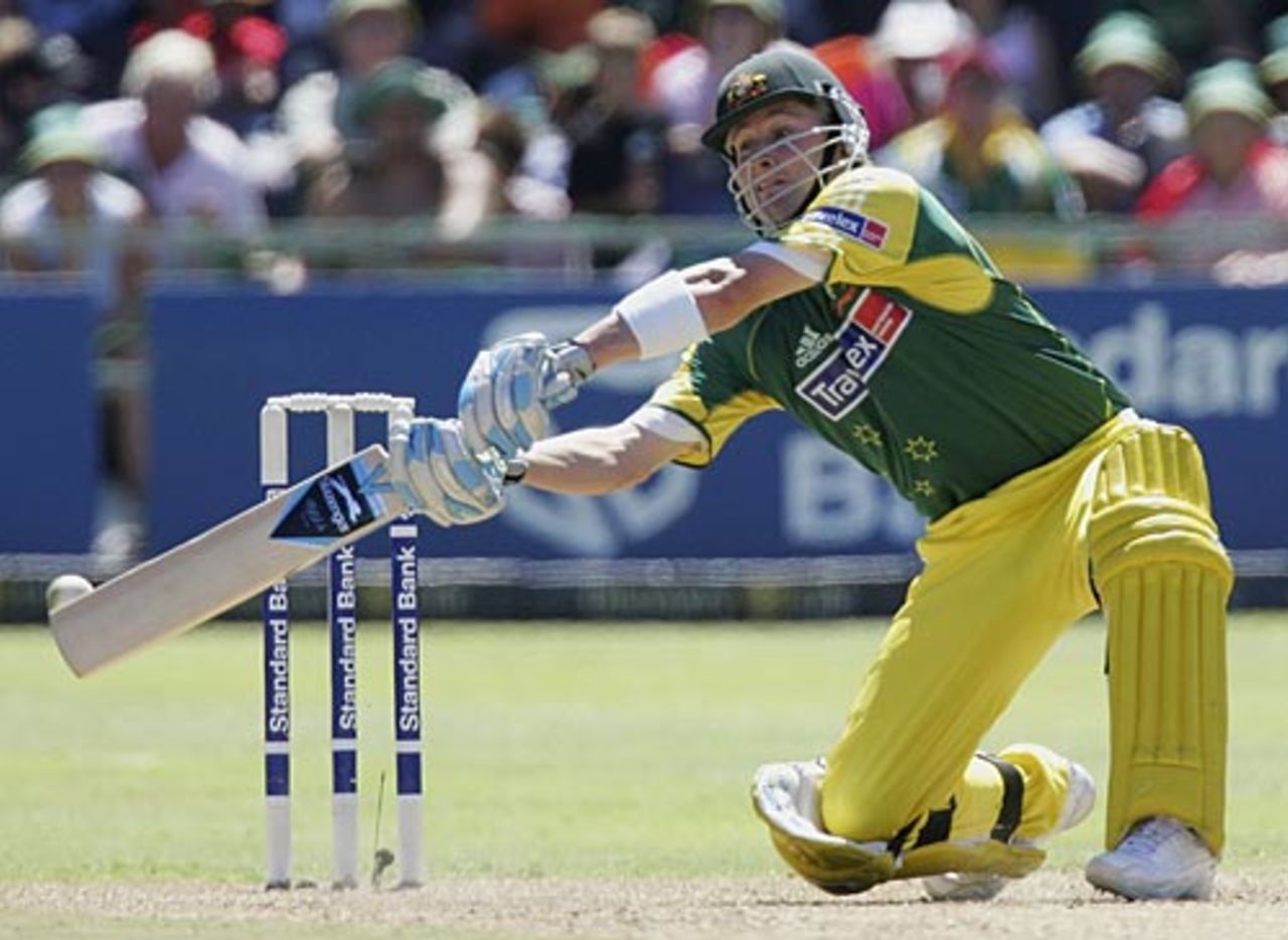 Michael Clarke stretches to reach a ball, South Africa v Australia, 3rd ODI, Port Elizabeth, March 5, 2006