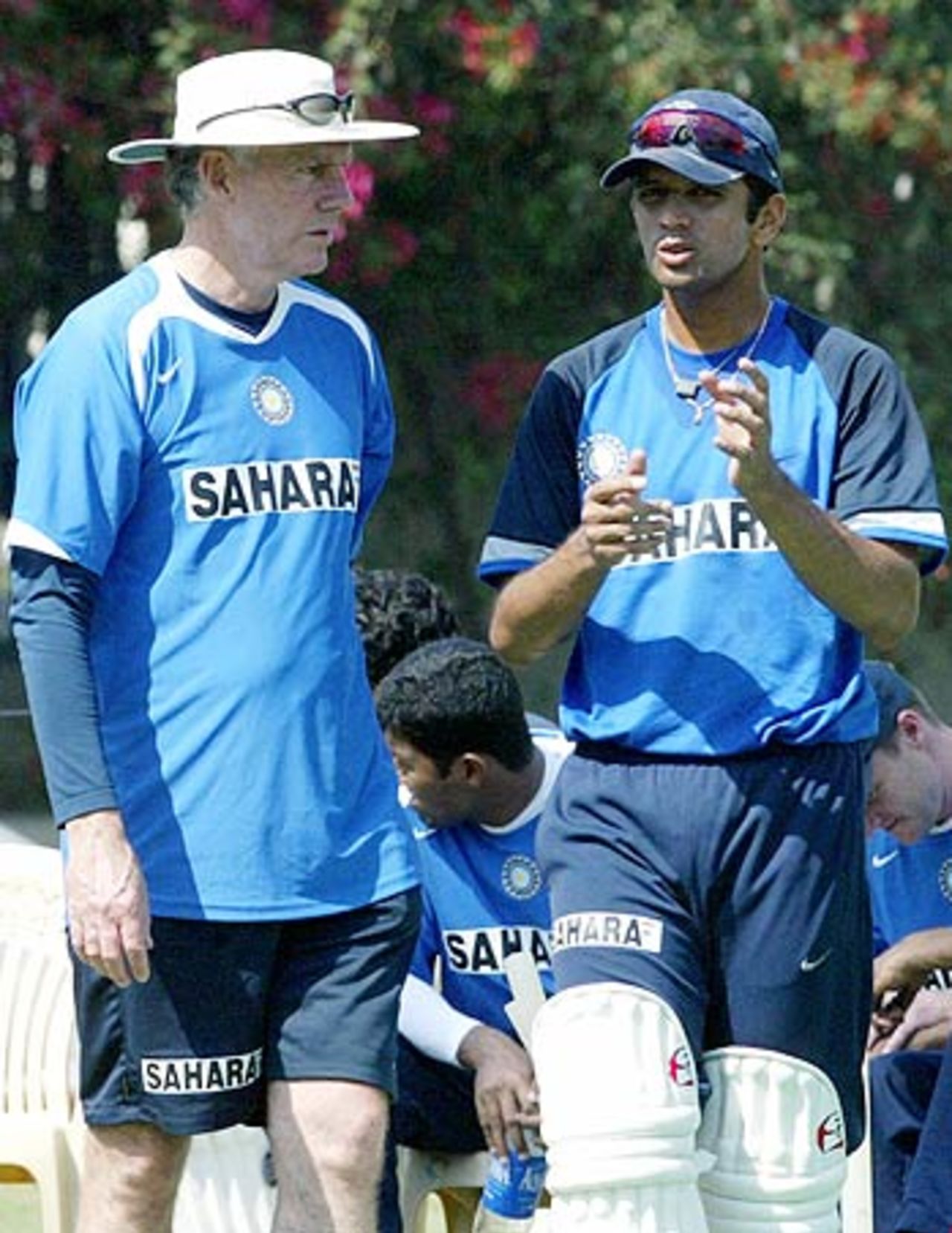 Greg Chappell and Rahul Dravid talk shop on the eve of the second Test, PCB Stadium, Mohali, March 8, 2006