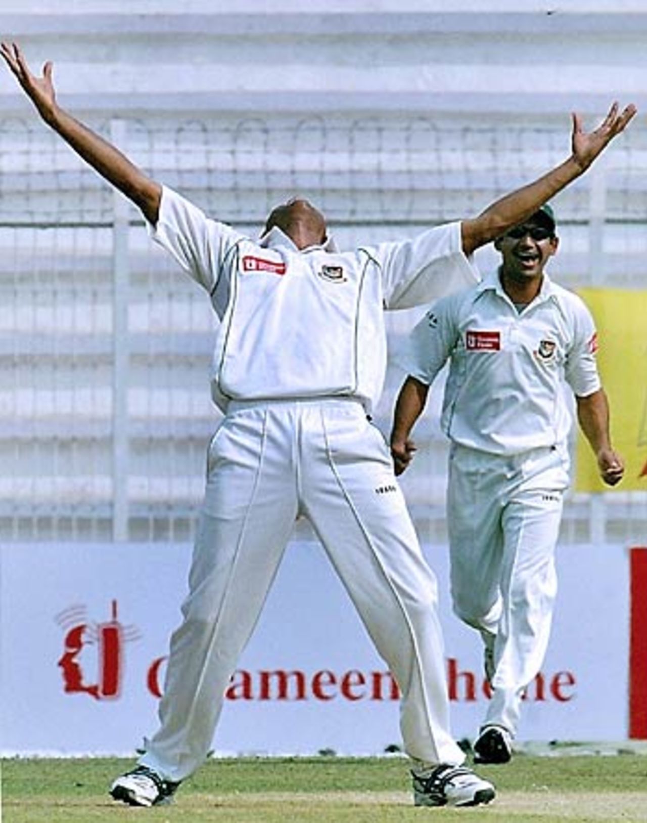 Shahadat Hossain celebrates after removing Kumar Sangakkara, Bangladesh v Sri Lanka, 2nd Test, Bogra, 2nd day, March 9, 2006