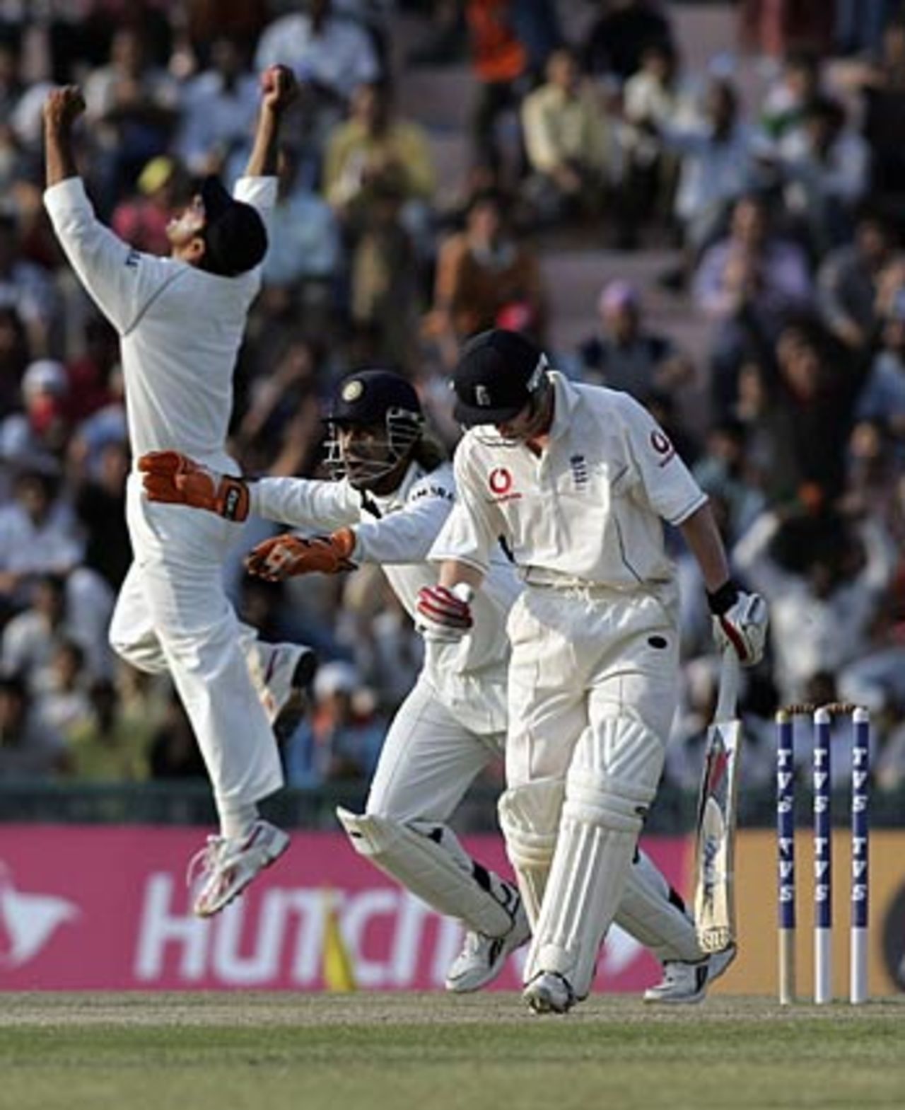 Rahul Dravid catches Paul Collingwood as England struggle in the final session of the fourth day, India v England, 2nd Test, Mohali, March 12, 2006