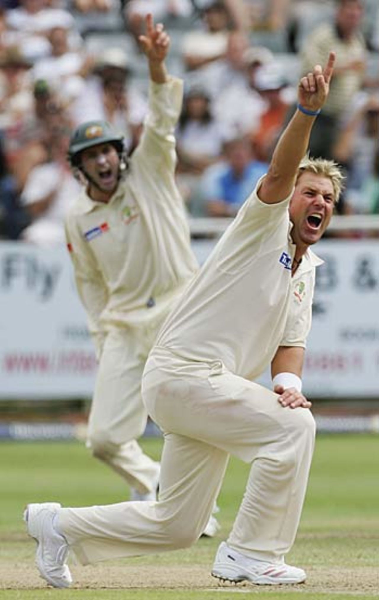 Shane Warne appeals ... but he went wicketless, South Africa v Australia, 1st Test, Cape Town, March 16, 2006